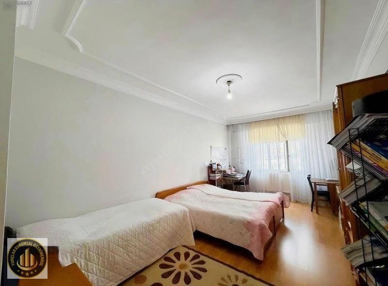 Toptancılar Civarında, Geniş Ve Ferah 3+1 Daire — fotoğraf 13