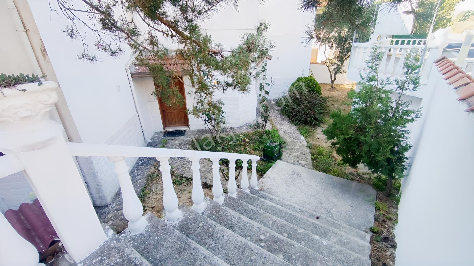 Kaya Emlak'dan Şarköy Mürefte'de Denize Sıfır 3+1 Satılık Villa — fotoğraf 4
