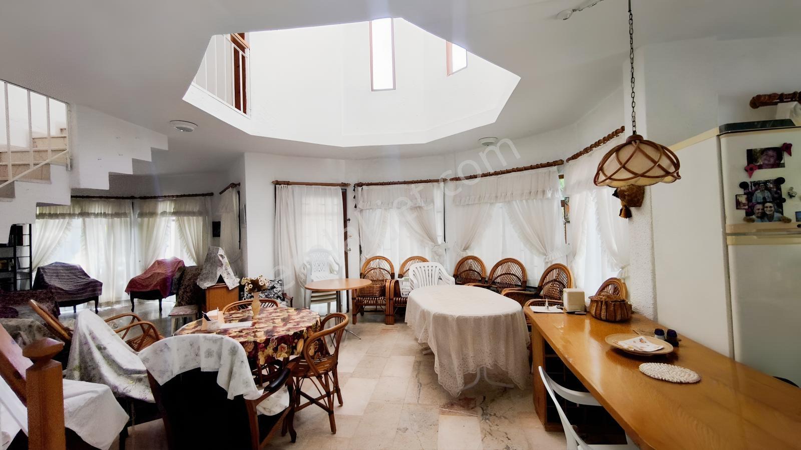 Kaya Emlak'dan Şarköy Mürefte'de Denize Sıfır 3+1 Satılık Villa — fotoğraf 9