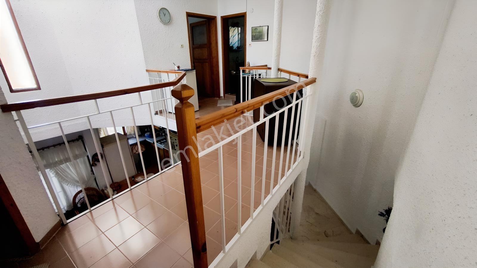 Kaya Emlak'dan Şarköy Mürefte'de Denize Sıfır 3+1 Satılık Villa — fotoğraf 17