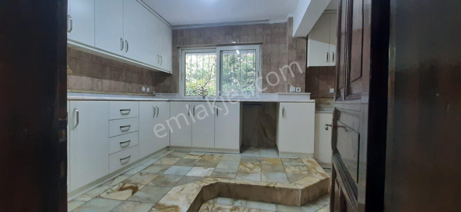 Tarabyaüstü 4 Katlı 3 Daireli Deniz Manzaralı Bahçeli Müstakil Ev — fotoğraf 21