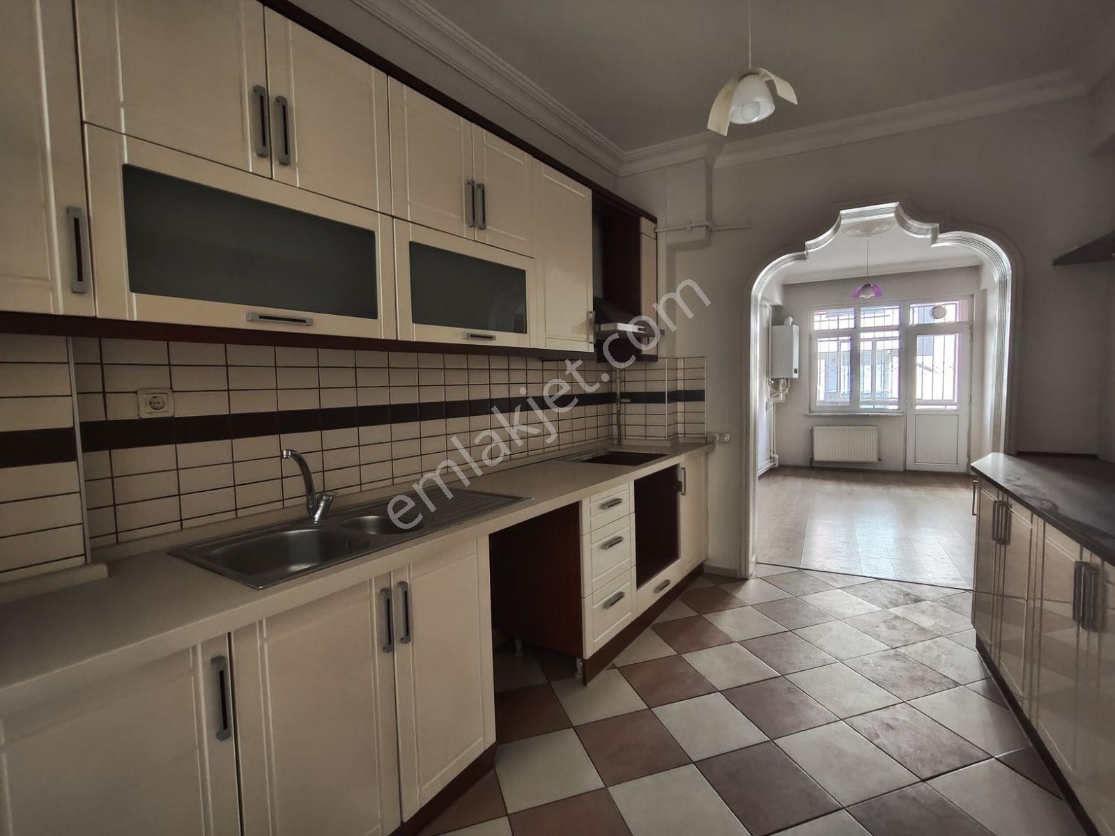 Akarbaşı Mahallesi'Nde 3+1 Ebeveyn Banyolu Satılık Daire