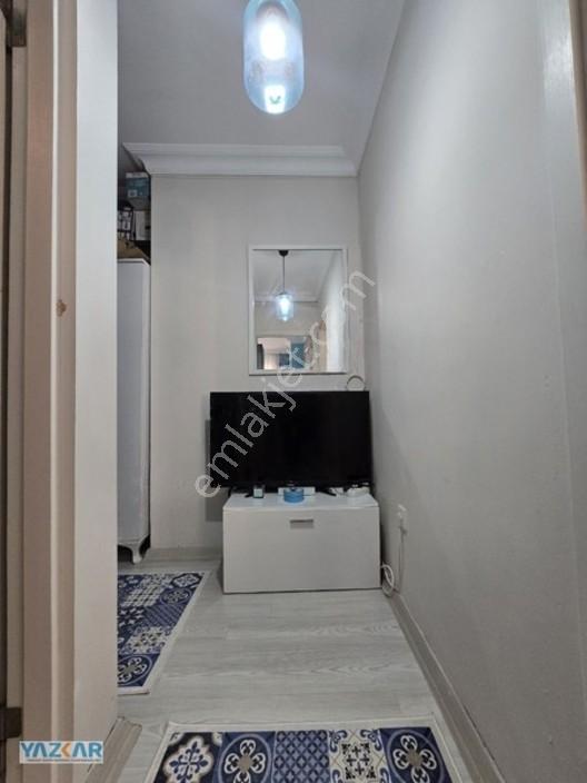 Güzelyurt Mahallesinden Satılık 1+1 Ara Kat Daire — fotoğraf 2