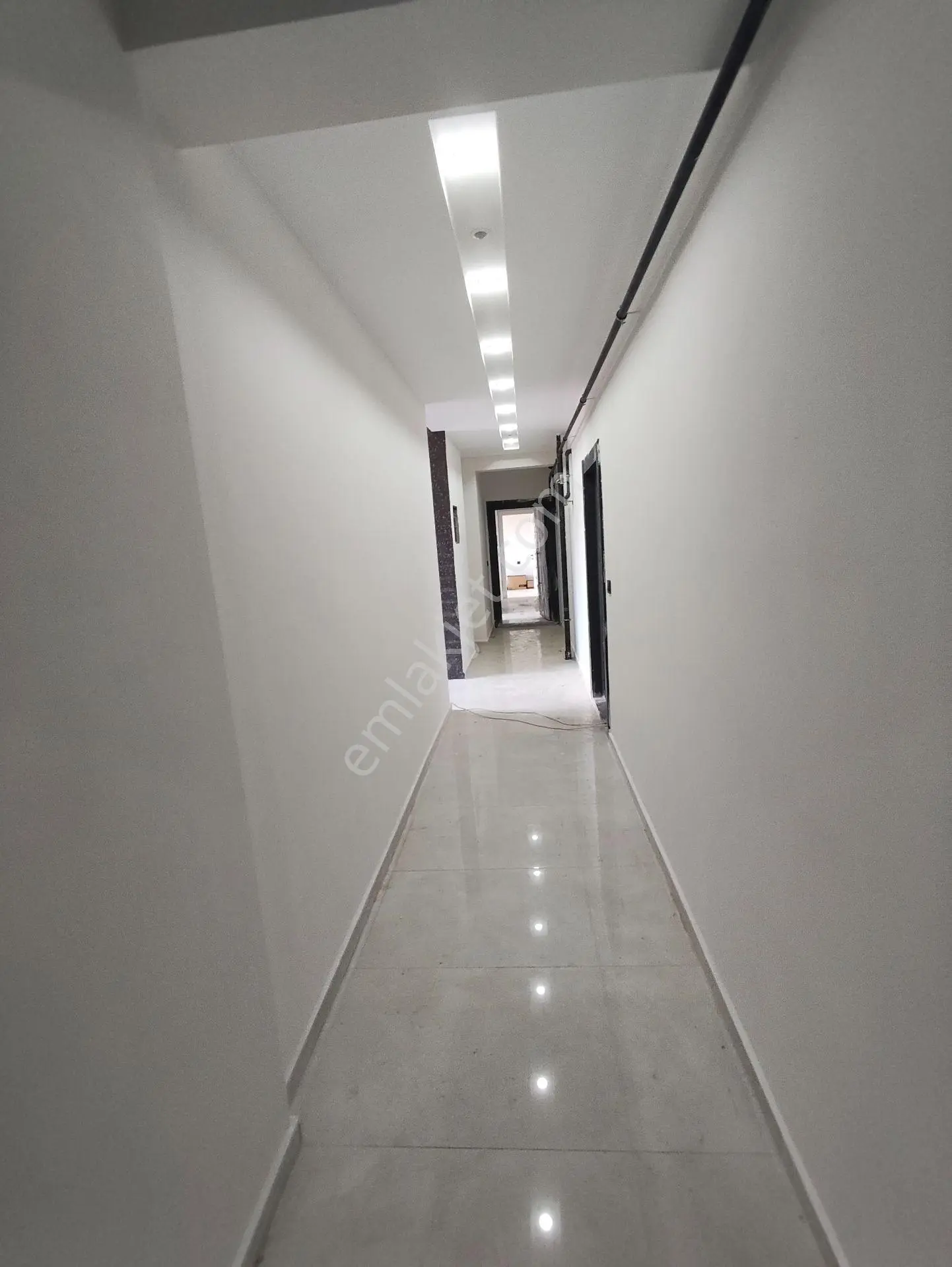 Gümüşçay’da Satılık Sıfır 2+1 Arakat Daire | Asansörlü | Kapalı Otoparklı | — fotoğraf 2