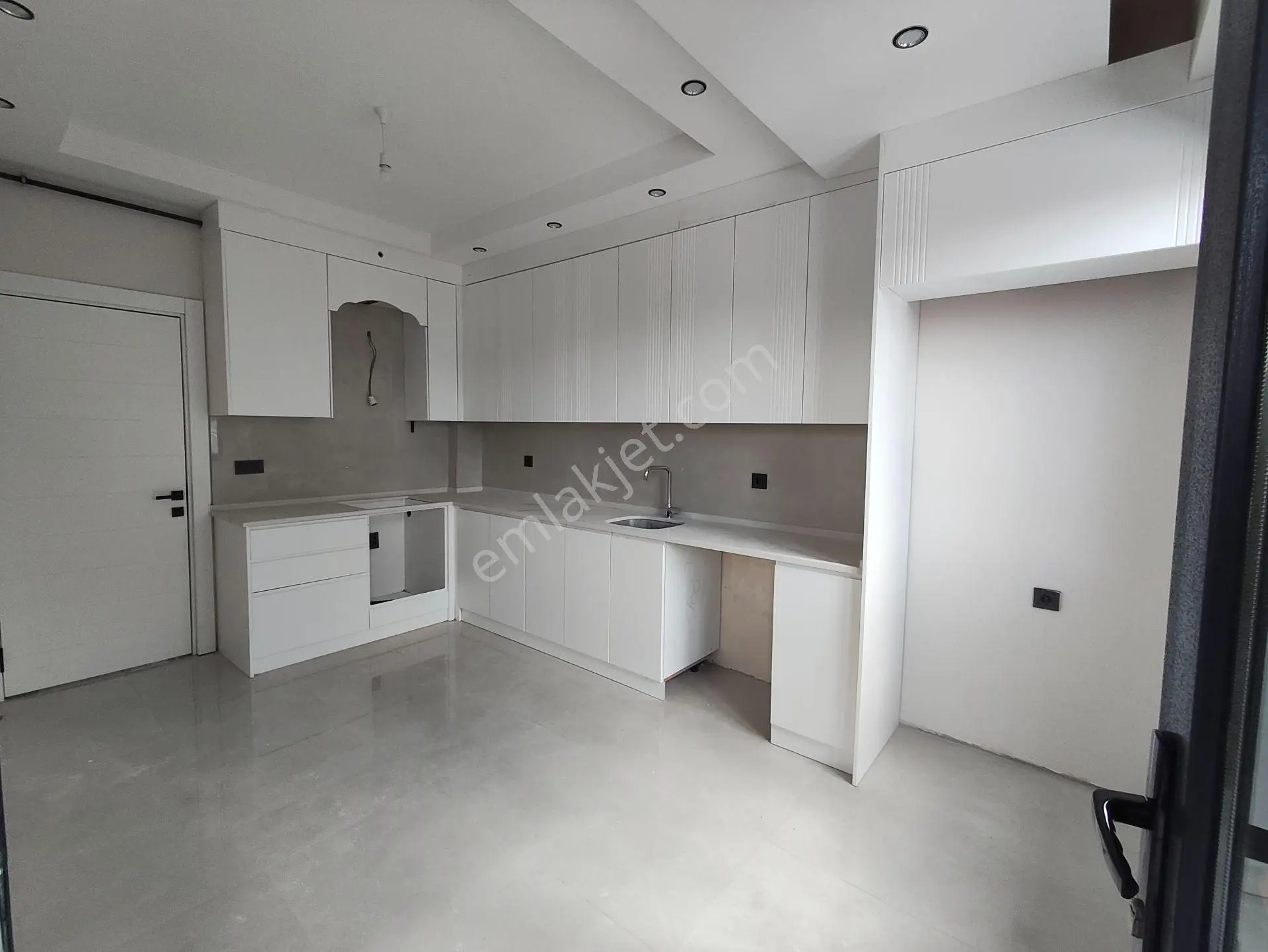 Gümüşçay’da Satılık Sıfır 2+1 Arakat Daire | Asansörlü | Kapalı Otoparklı | — fotoğraf 11