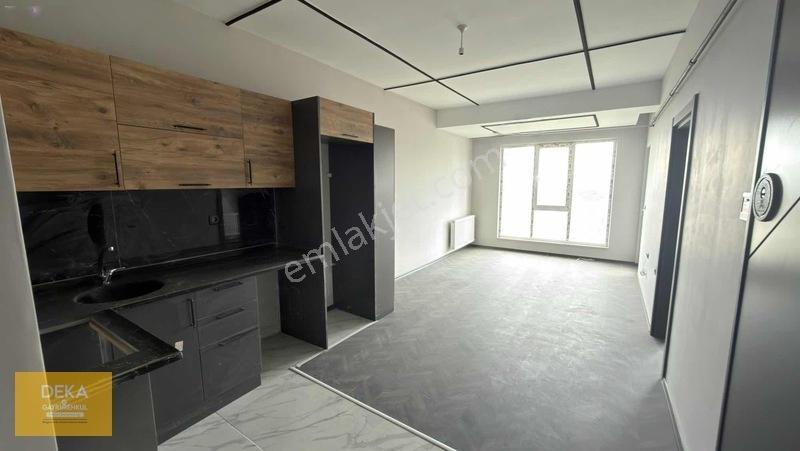 Deka Gayrimenkul Havuzlu Site İçerisinde Deniz Manzaralı 1+1 — fotoğraf 3