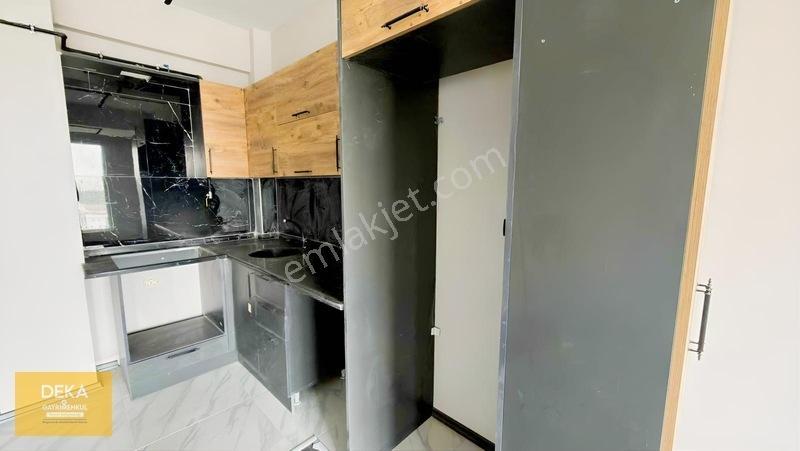 Deka Gayrimenkul Havuzlu Site İçerisinde Deniz Manzaralı 1+1 — fotoğraf 8