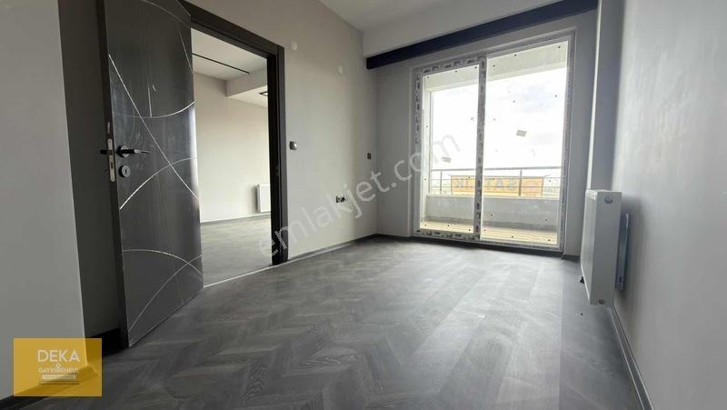 Deka Gayrimenkul Havuzlu Site İçerisinde Deniz Manzaralı 1+1 — fotoğraf 17