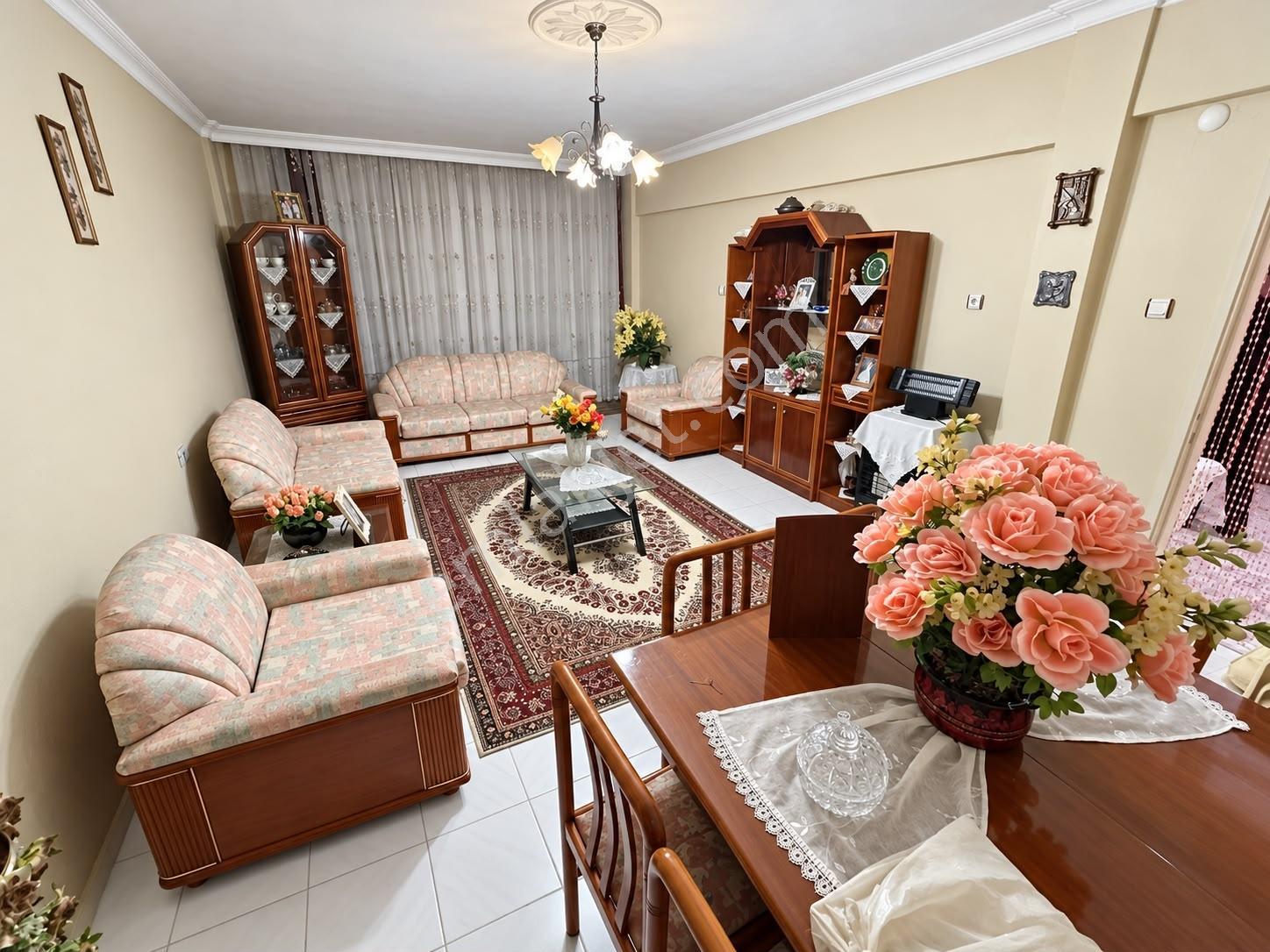 Bergama Fatih Mah. Korkmaz Sitesinde Eşyalı Satılık 3+1 Daire — fotoğraf 7