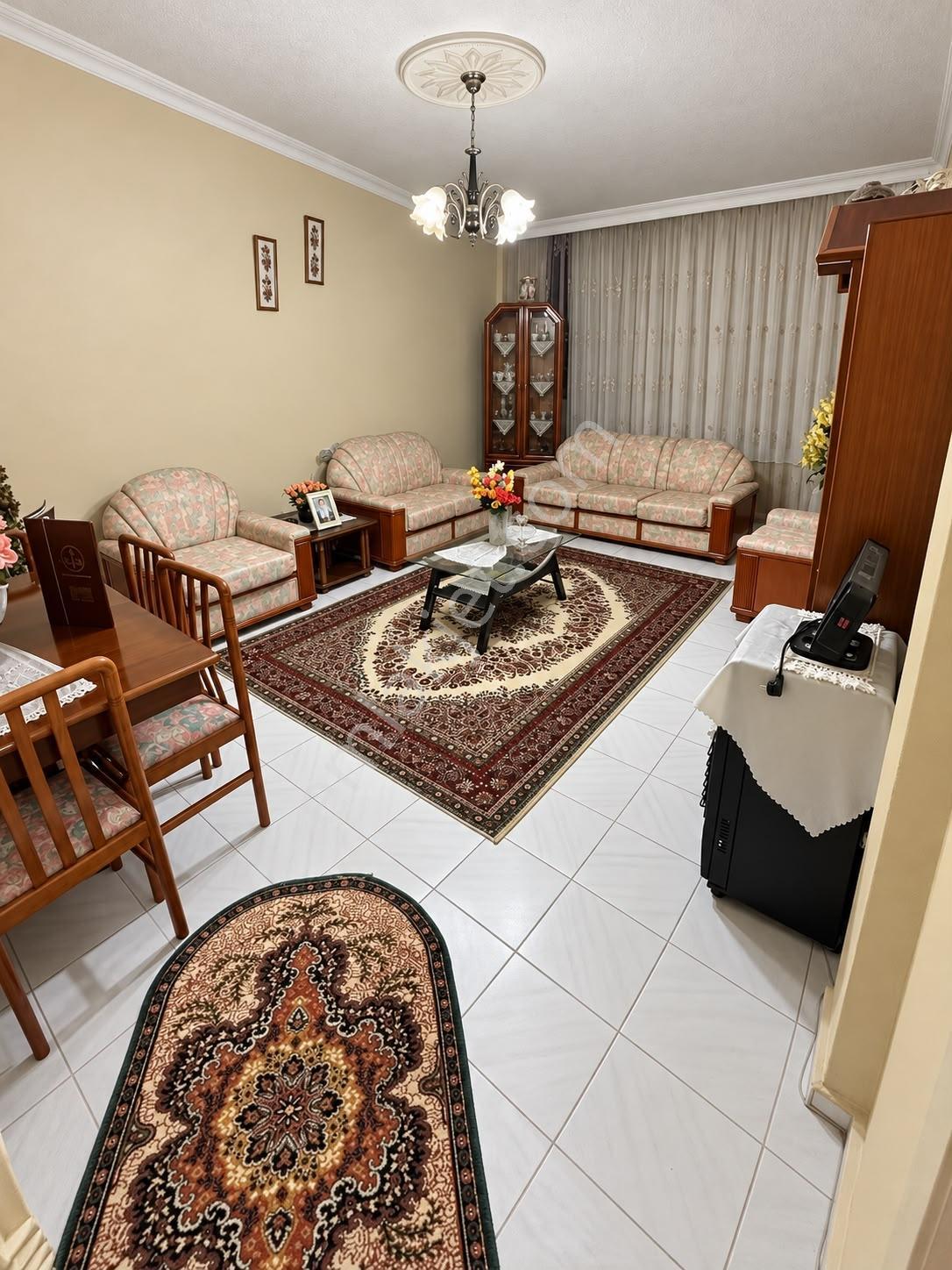 Bergama Fatih Mah. Korkmaz Sitesinde Eşyalı Satılık 3+1 Daire — fotoğraf 8