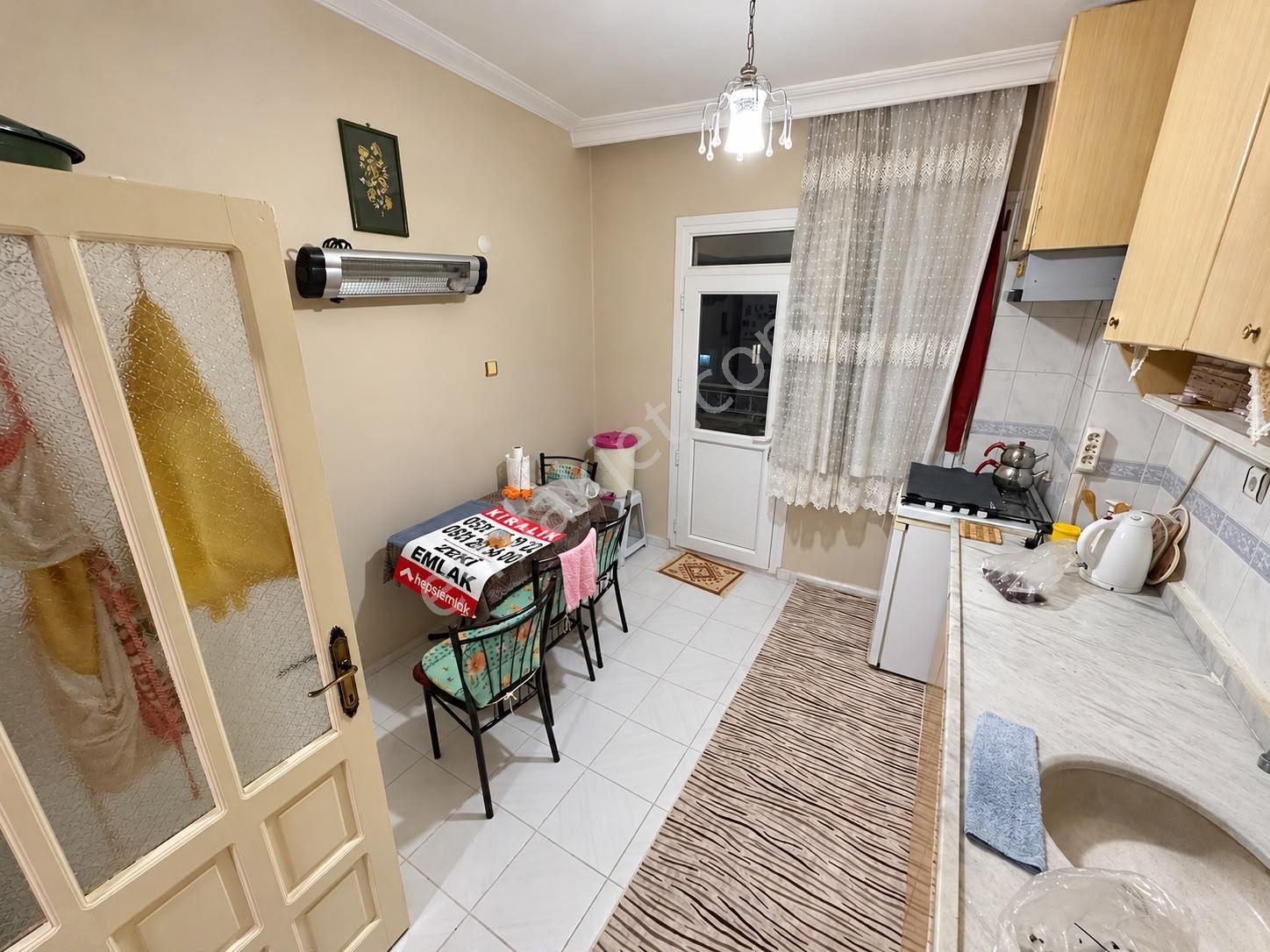 Bergama Fatih Mah. Korkmaz Sitesinde Eşyalı Satılık 3+1 Daire — fotoğraf 13