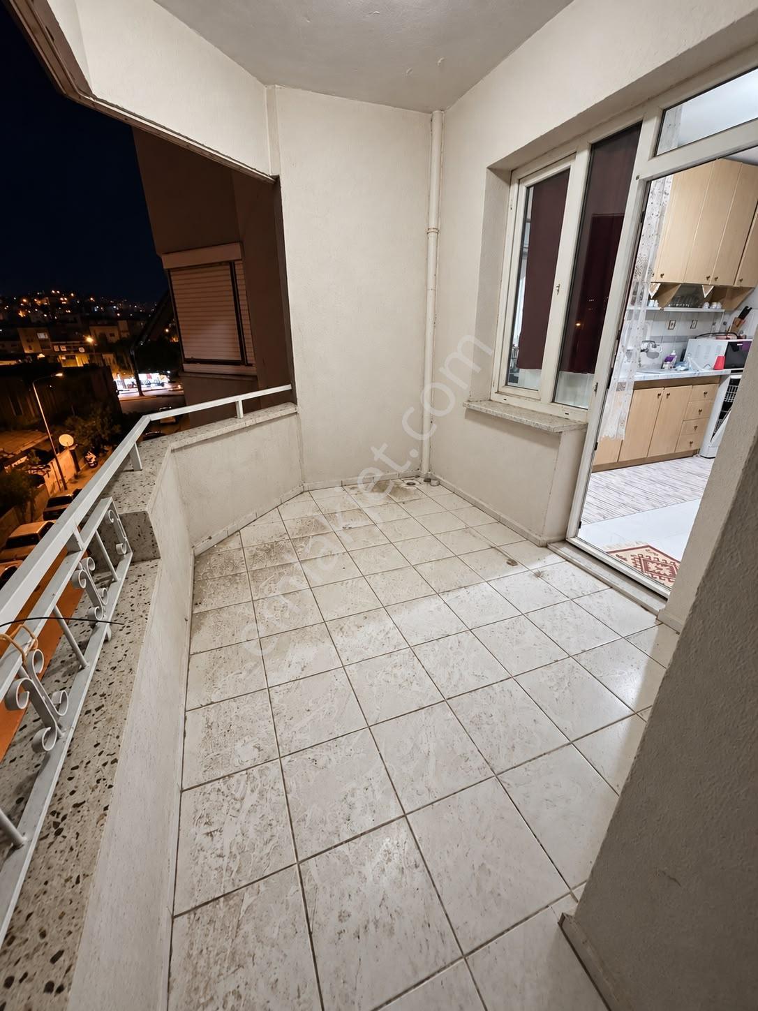 Bergama Fatih Mah. Korkmaz Sitesinde Eşyalı Satılık 3+1 Daire — fotoğraf 15