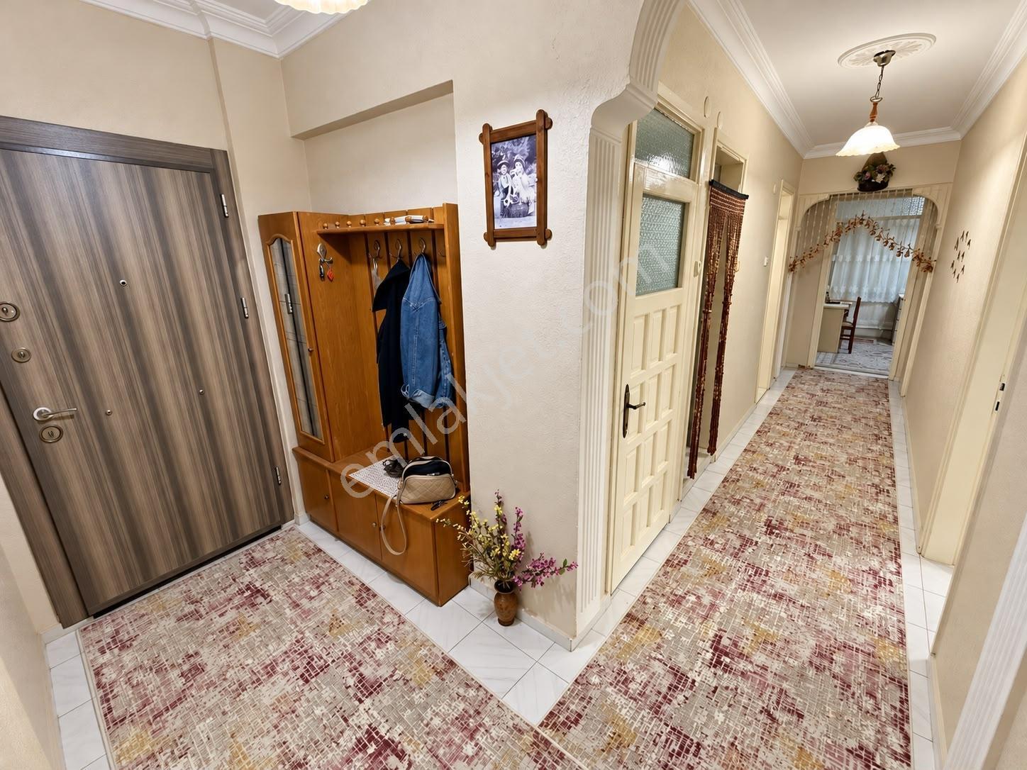 Bergama Fatih Mah. Korkmaz Sitesinde Eşyalı Satılık 3+1 Daire — fotoğraf 17