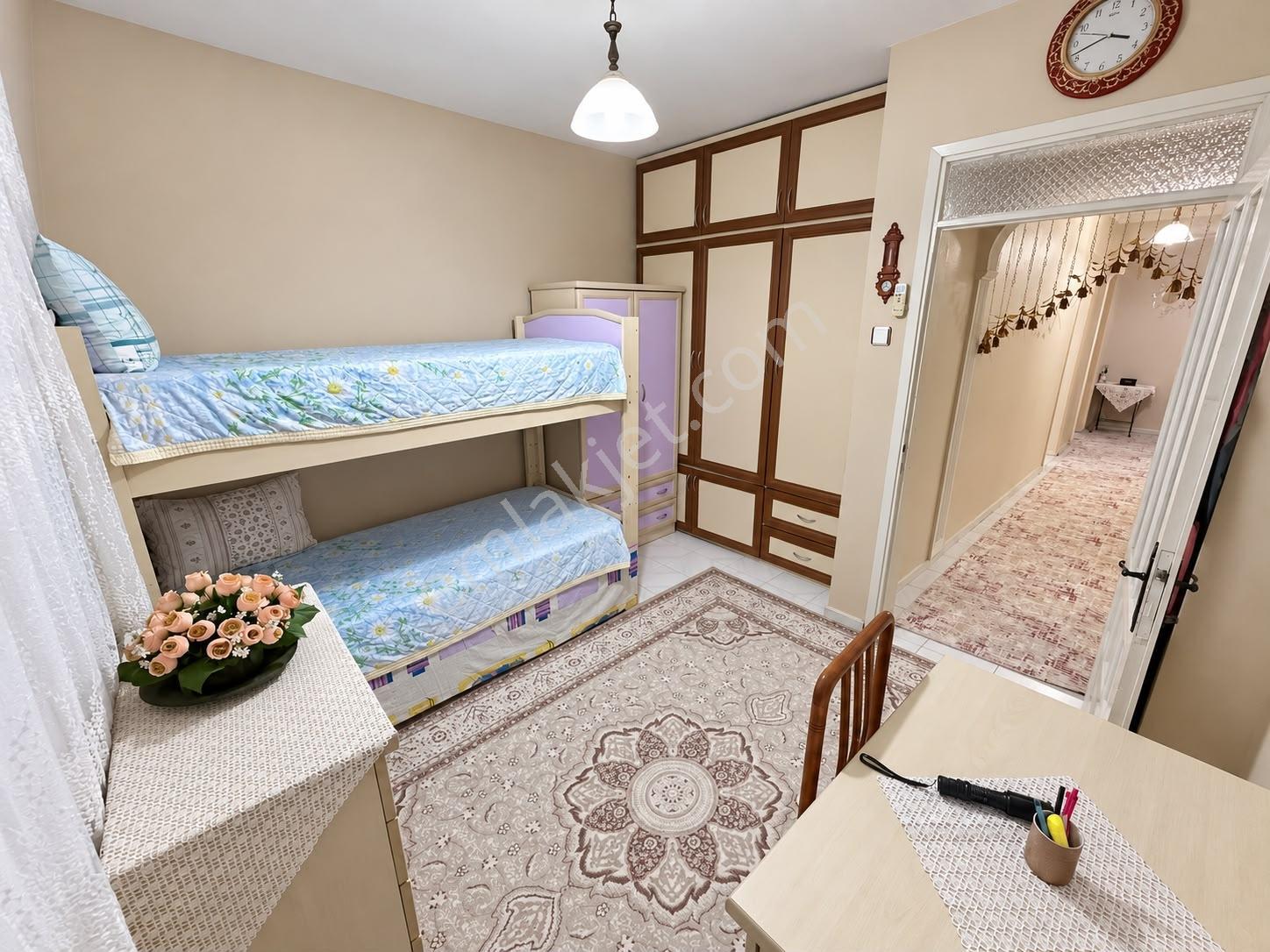 Bergama Fatih Mah. Korkmaz Sitesinde Eşyalı Satılık 3+1 Daire — fotoğraf 23