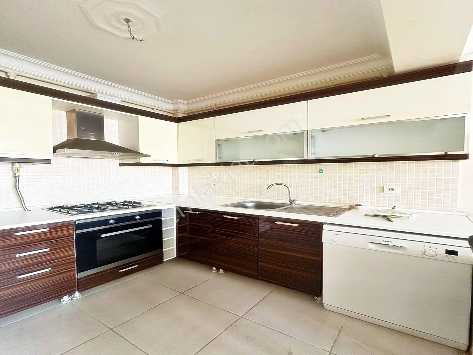 Nes Yapı'dan Beylikdüzün'de Site İçi Balkonlu 1+1 Satılık Daire!! — fotoğraf 10