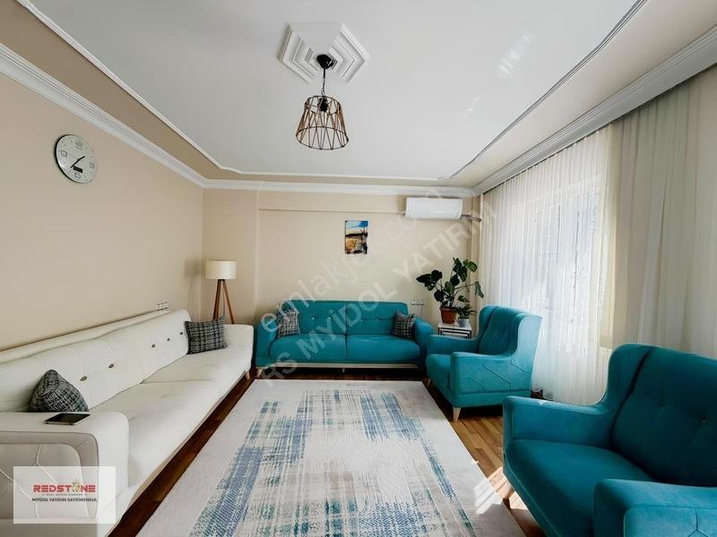 Redstone Myidol'den Satılık İstiklal'de 3+1 Ara Kat Daire — fotoğraf 2