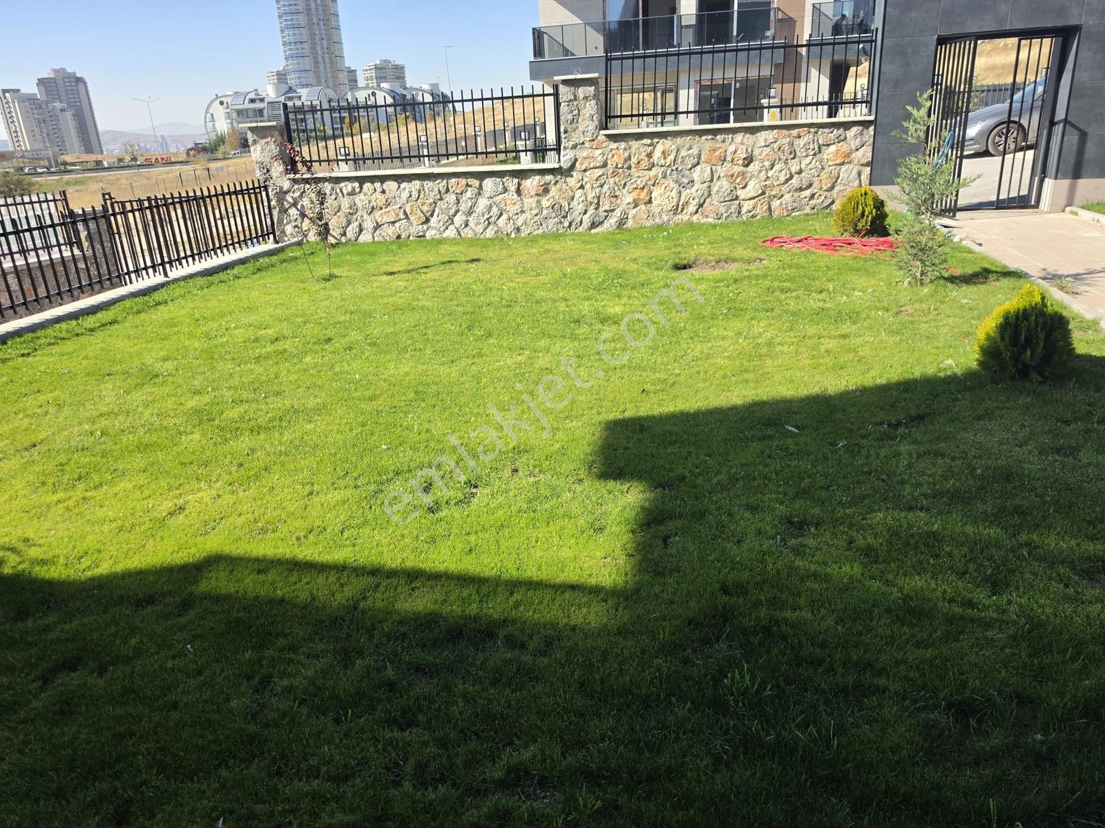 Beytepe'de Özel Yapılı, Geniş Bahçeli Ve Garajlı Lüks Villa — fotoğraf 6