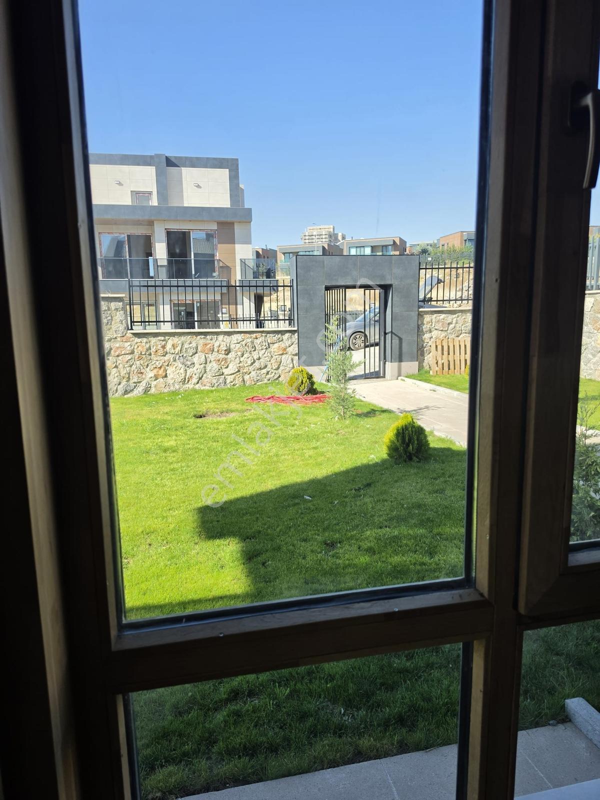 Beytepe'de Özel Yapılı, Geniş Bahçeli Ve Garajlı Lüks Villa — fotoğraf 7