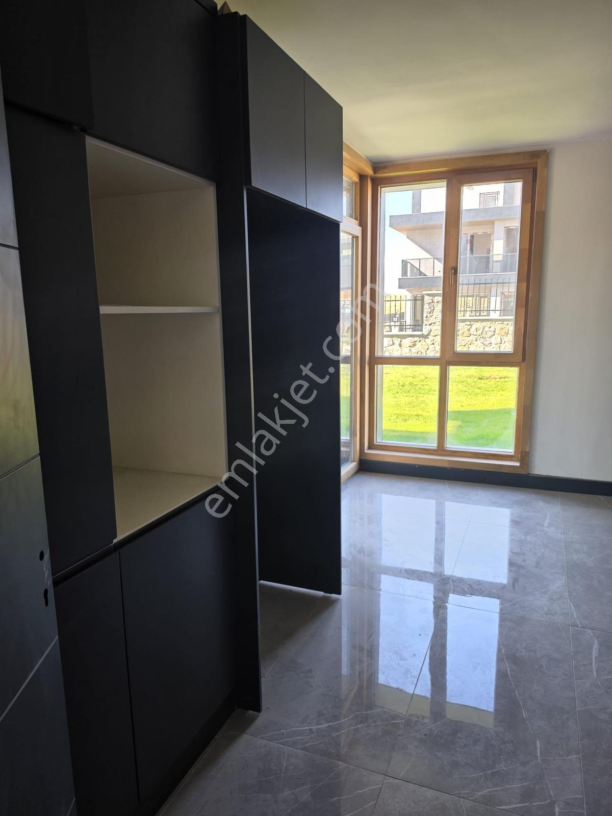 Beytepe'de Özel Yapılı, Geniş Bahçeli Ve Garajlı Lüks Villa — fotoğraf 8