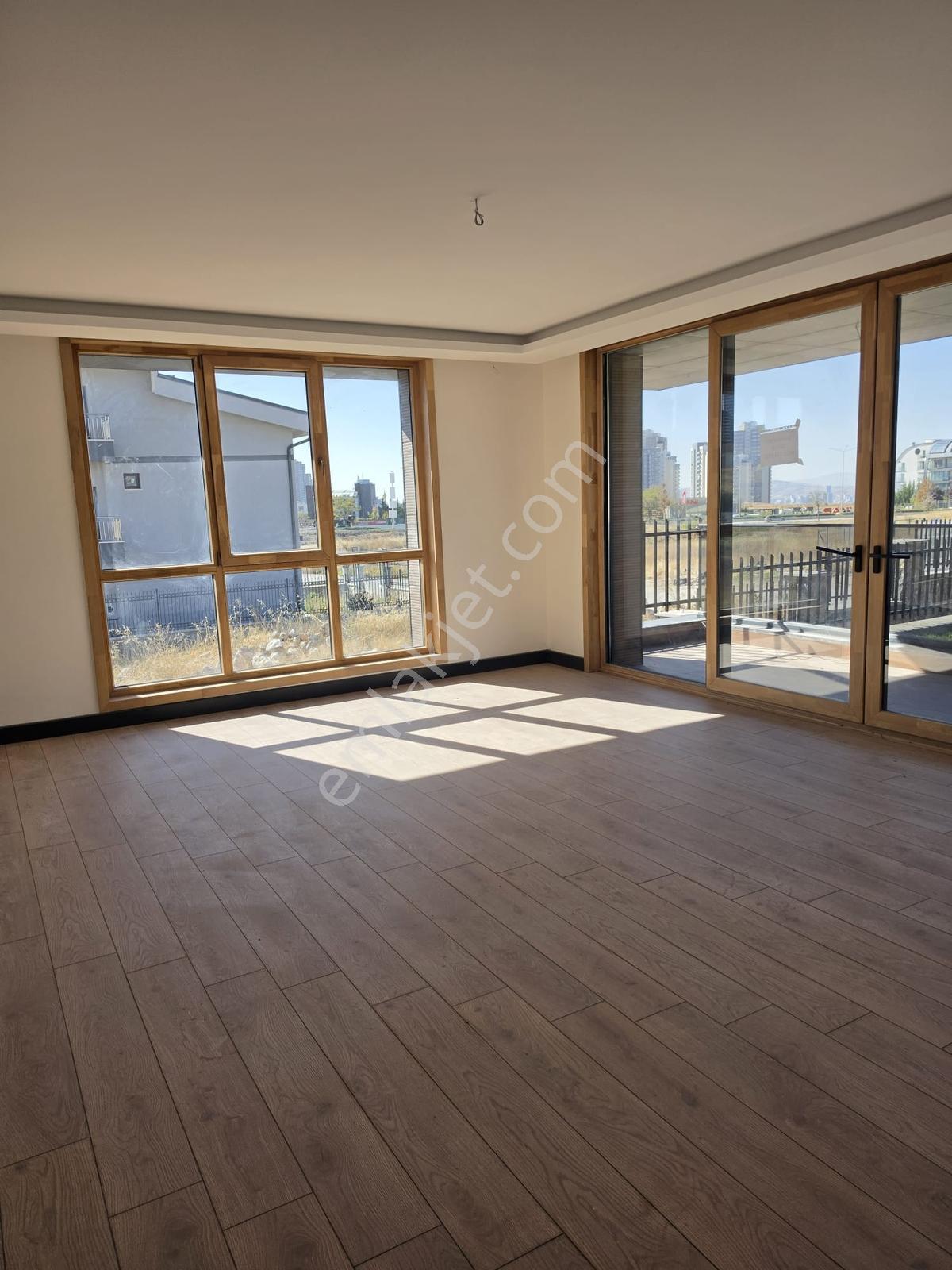 Beytepe'de Özel Yapılı, Geniş Bahçeli Ve Garajlı Lüks Villa — fotoğraf 10
