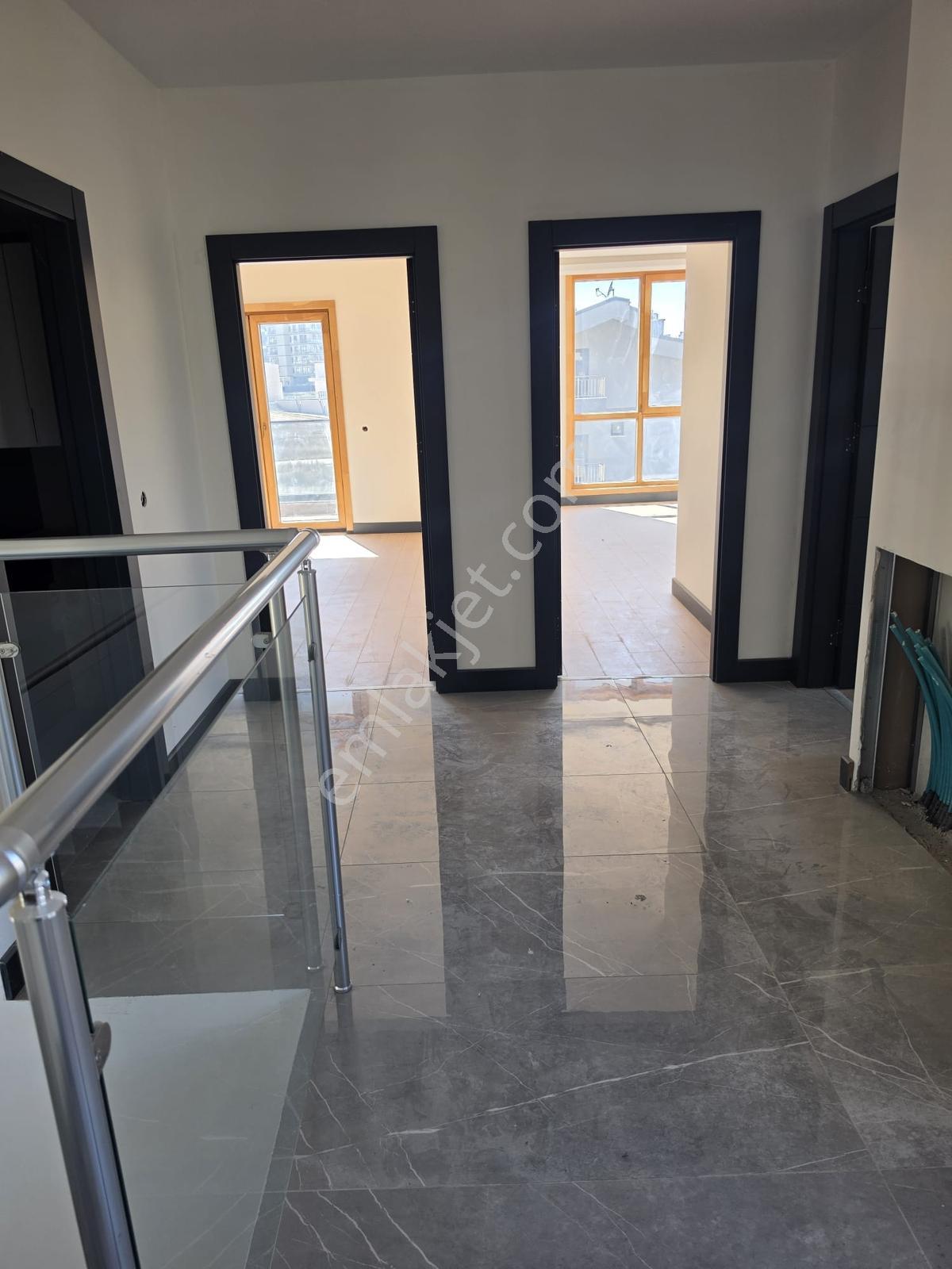 Beytepe'de Özel Yapılı, Geniş Bahçeli Ve Garajlı Lüks Villa — fotoğraf 11
