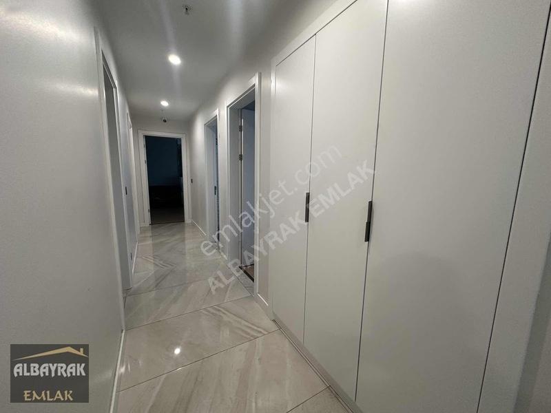 Albayrak'tan Avrupa Konutlarında Peyzaj Ve Şehir Manzaralı 3+1 — fotoğraf 3