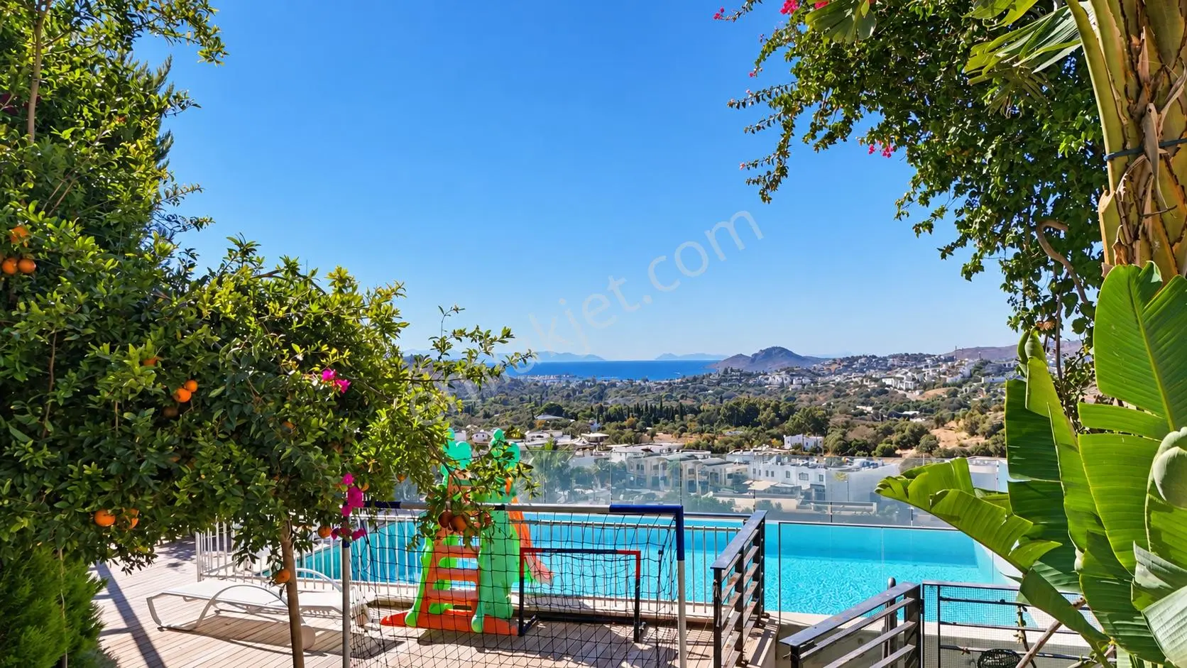 Yalıkavak'ta Merkezi Lokasyonda Satılık 5+1 Geniş Villa — fotoğraf 2