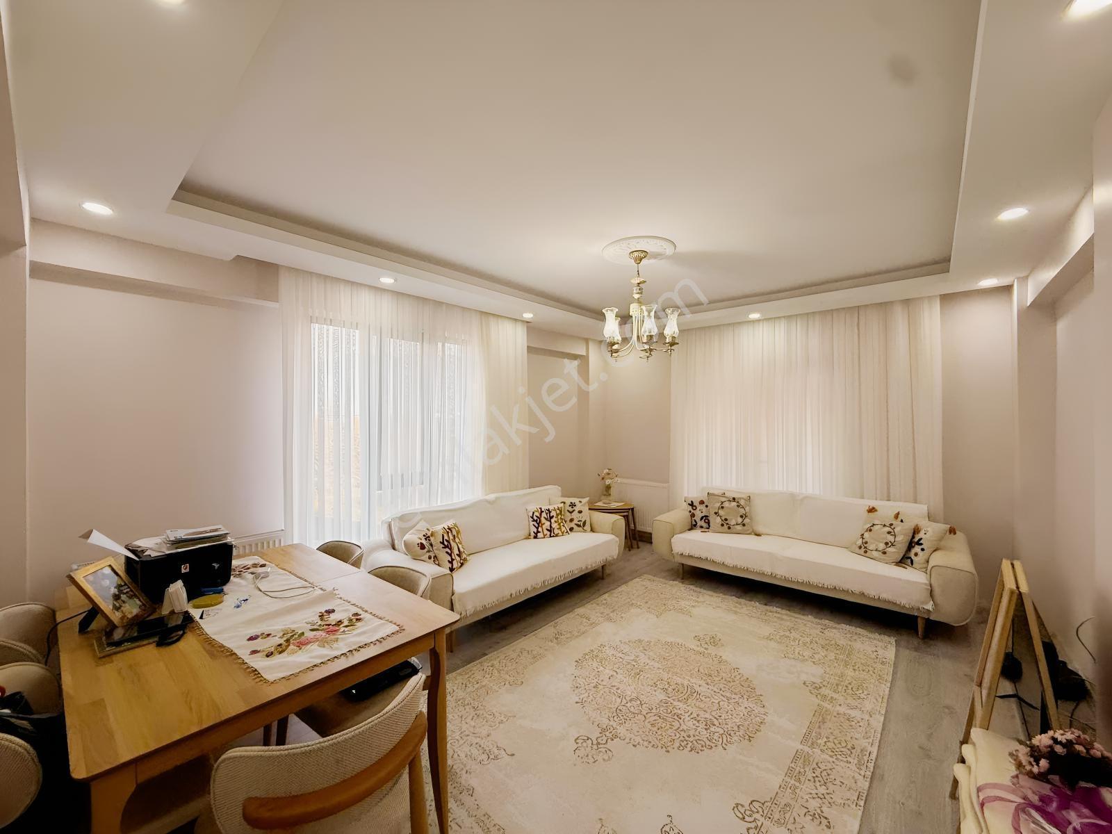 Kartepe Fsm Bağdat Caddesinde Satılık 2+1 Daire! — fotoğraf 9