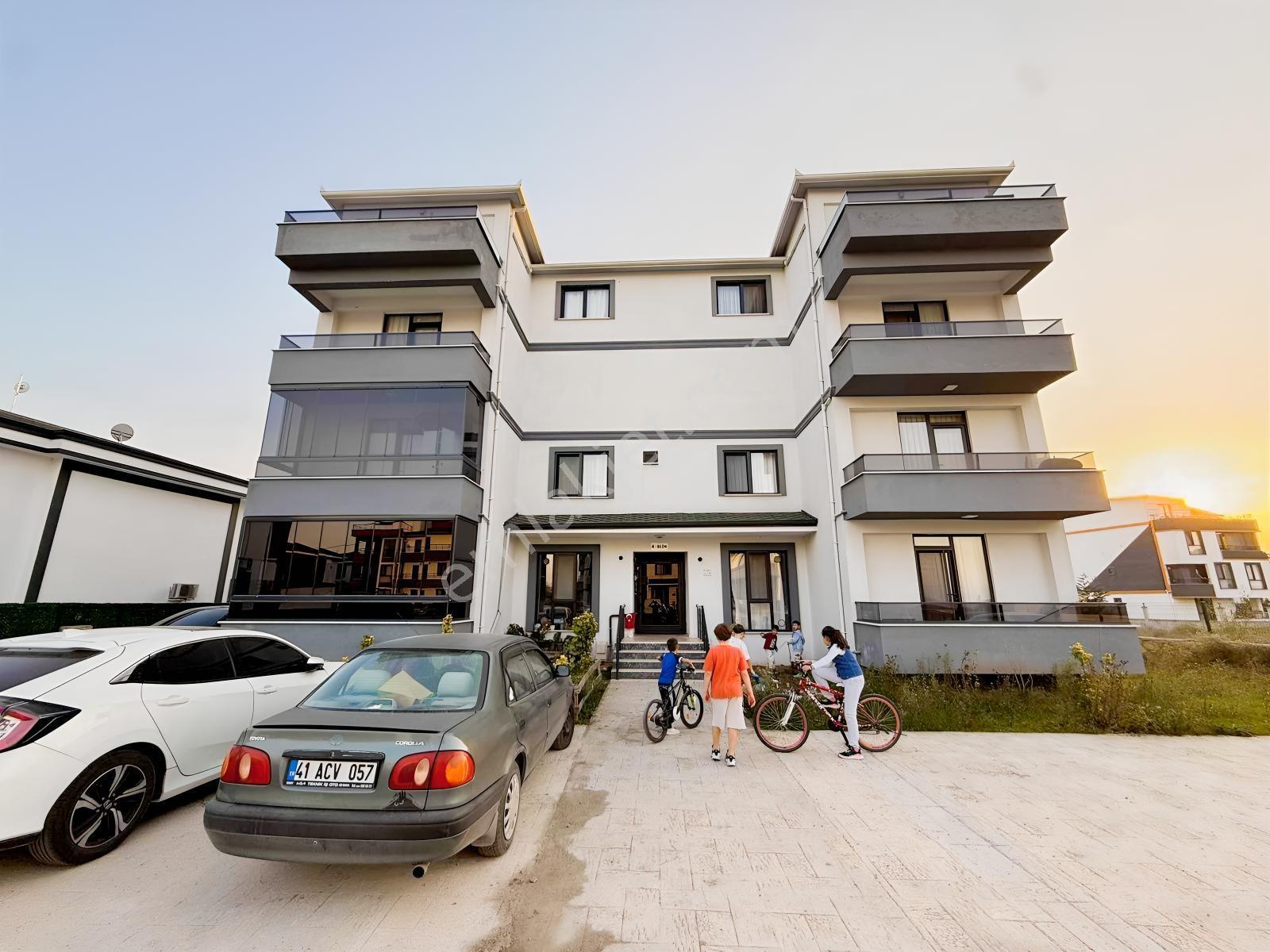 Kartepe Fsm Bağdat Caddesinde Satılık 2+1 Daire! — fotoğraf 19