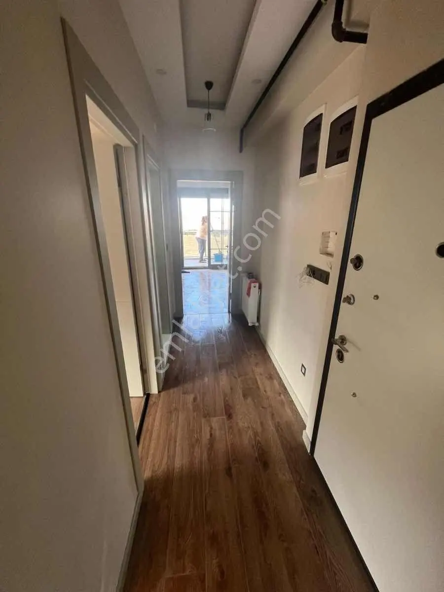 Aliağa Örnekkent’te 2025 Yapımı 2+1 | Balkonlu | Kiracılı | Krediye Uygun — fotoğraf 2