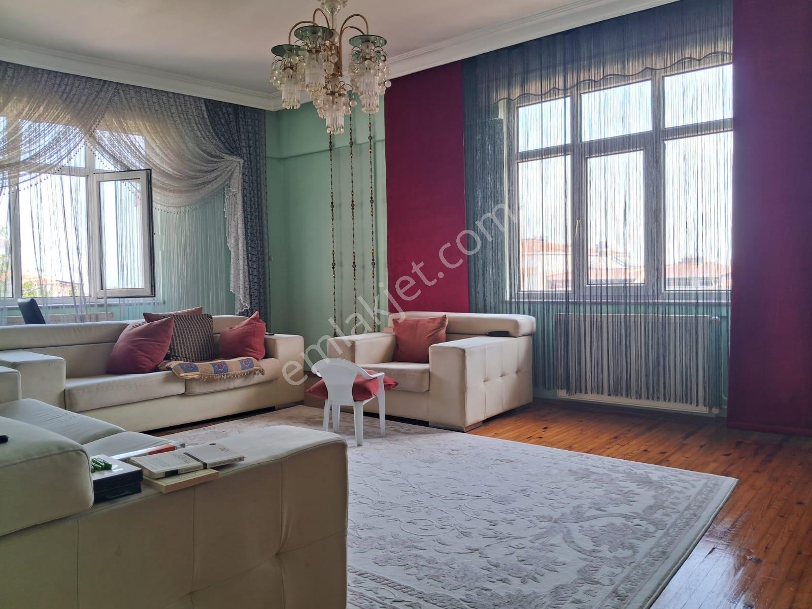 Amazon'dan İlkadım Liman Mah.de 148 M2 Geniş 3+1 Köşe Daire — fotoğraf 2