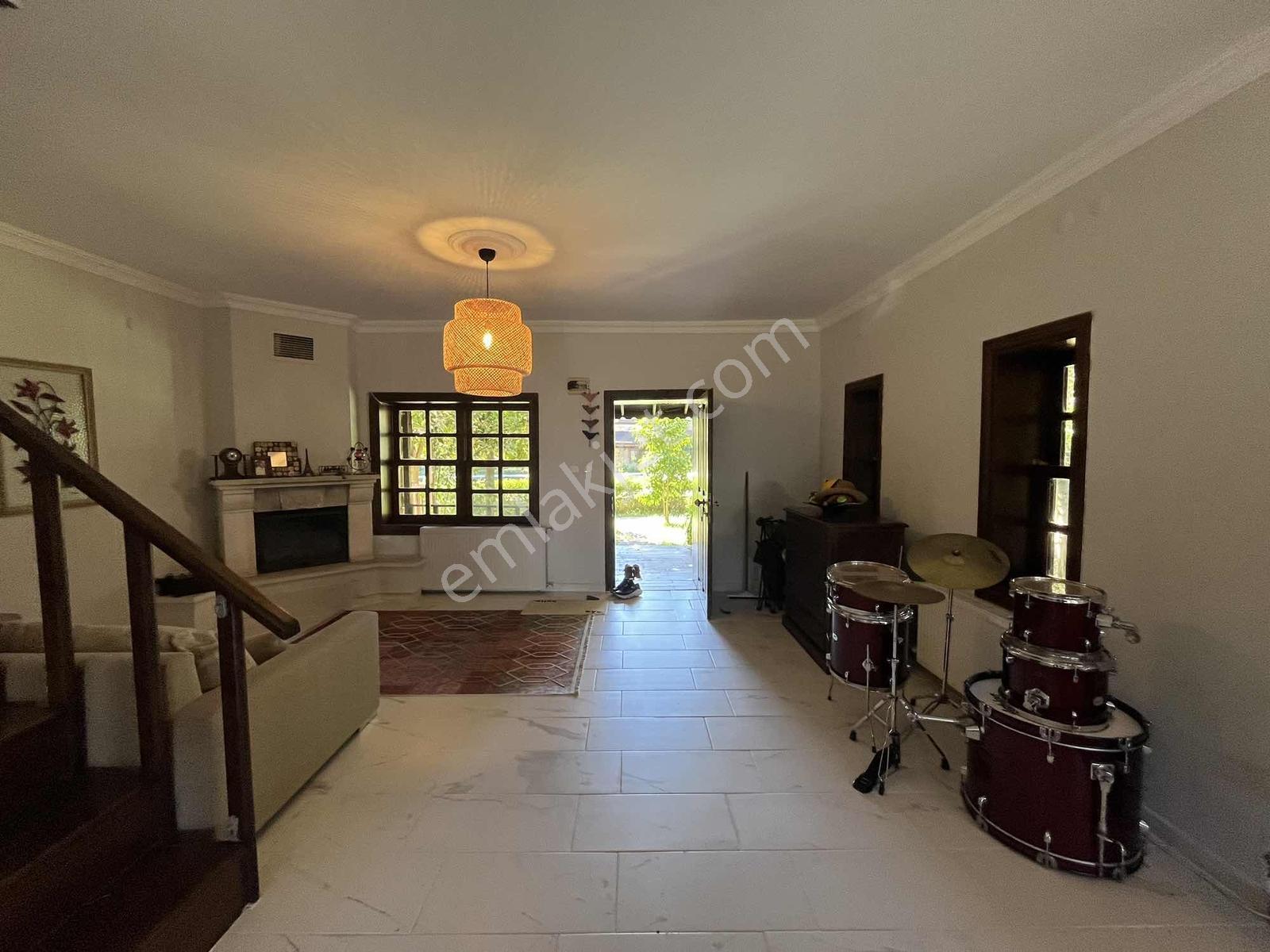 İmrenderede Doğayla Bütünleşen Özgün Taş Mimari 3+1 Villa — fotoğraf 9