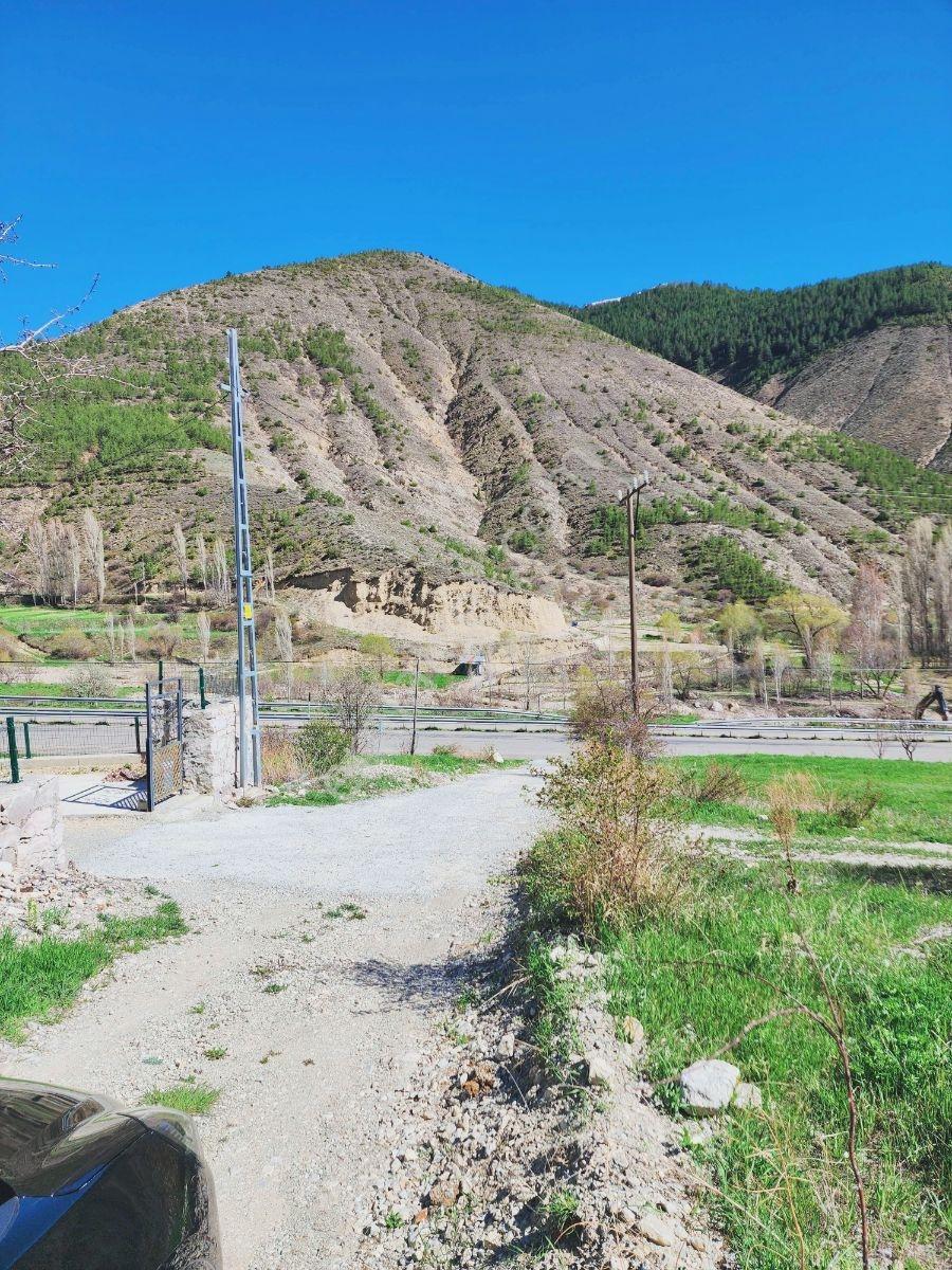 Lüx Erzurum'dan Tortum-oltu Yolunda Mükemmel Konumda Tarla — fotoğraf 16