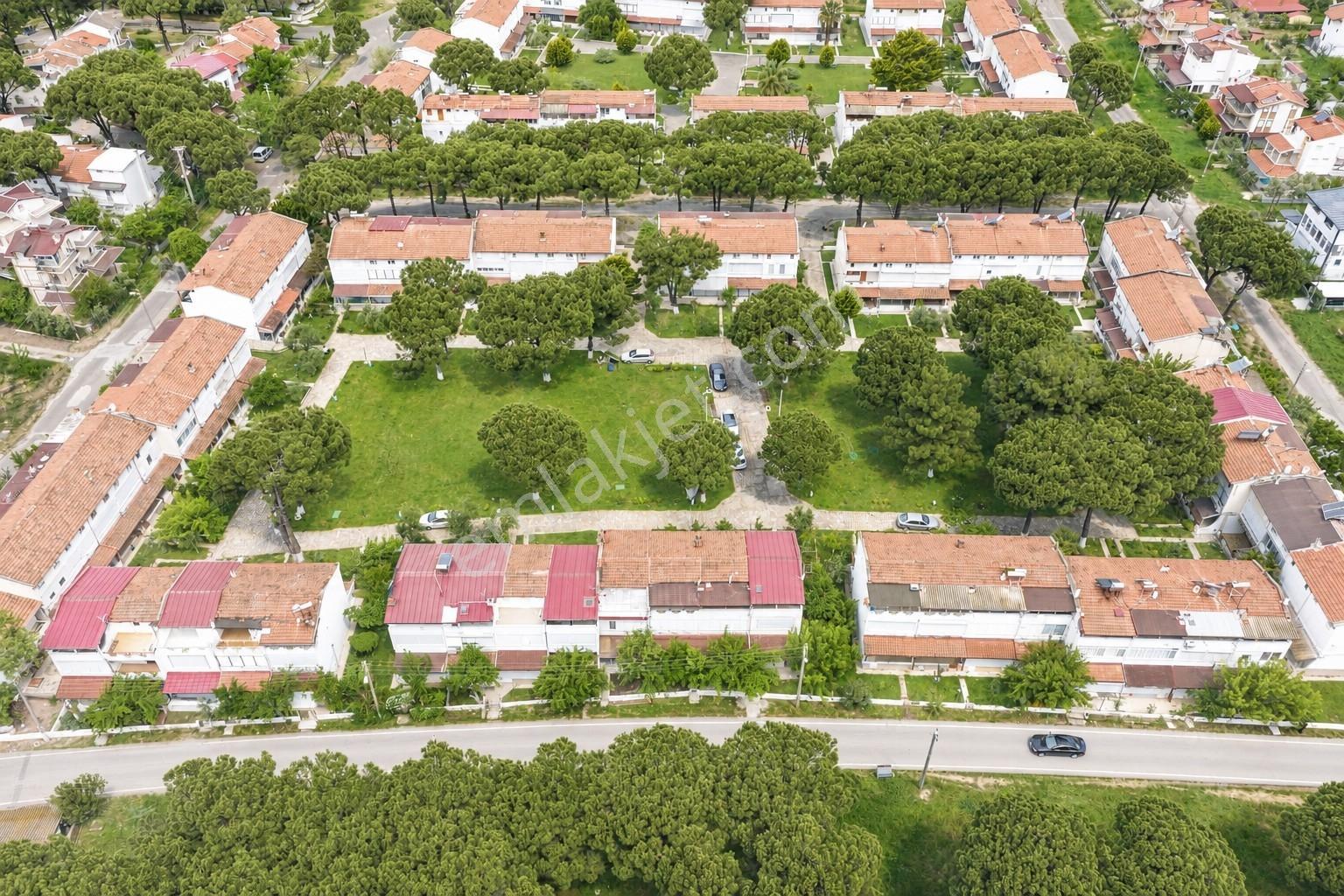 Umas Solutıon'dan Plaja 100 Metre - Bakımlı - Bahçeli 3+1 Villa — fotoğraf 7