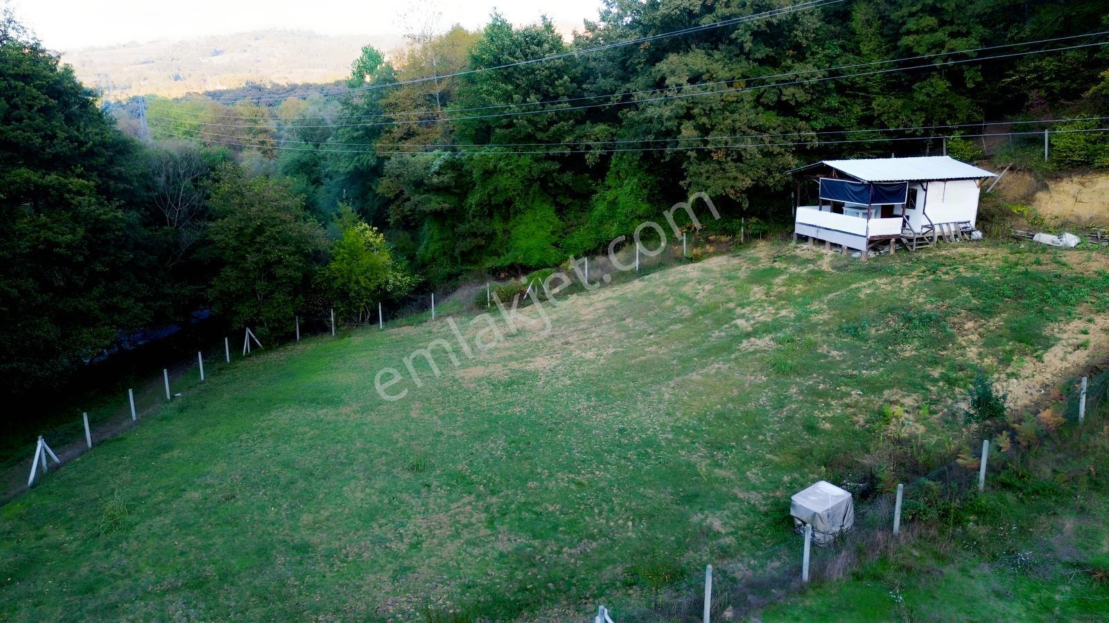 Oylat Yolunda Dere Boyu+tel Örgülü+ahşap Kulübeli Tarla Hobilik — fotoğraf 23