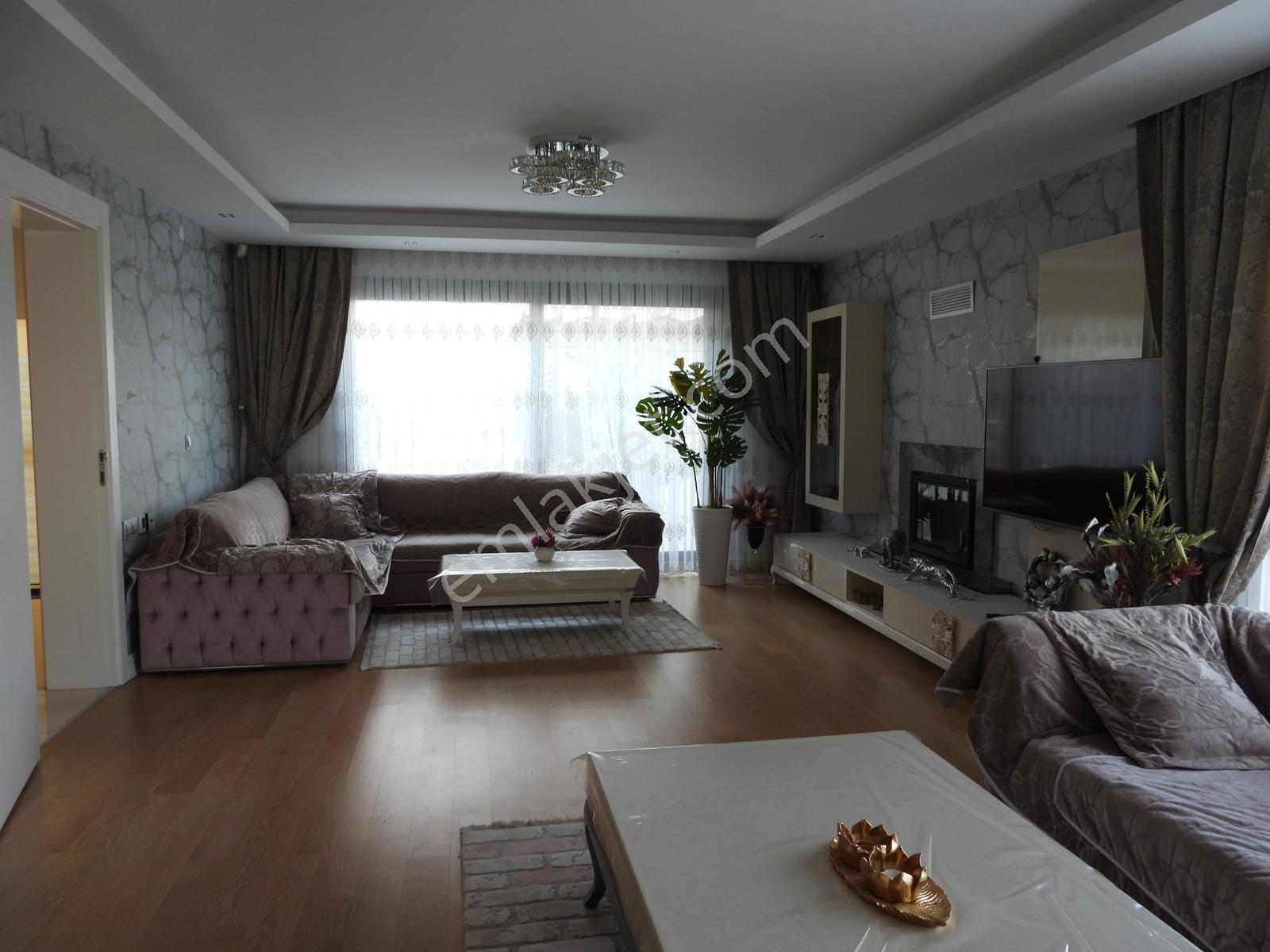 Kahramandere De 6+1, Her Yere Yakın Herkesten Uzak — fotoğraf 31