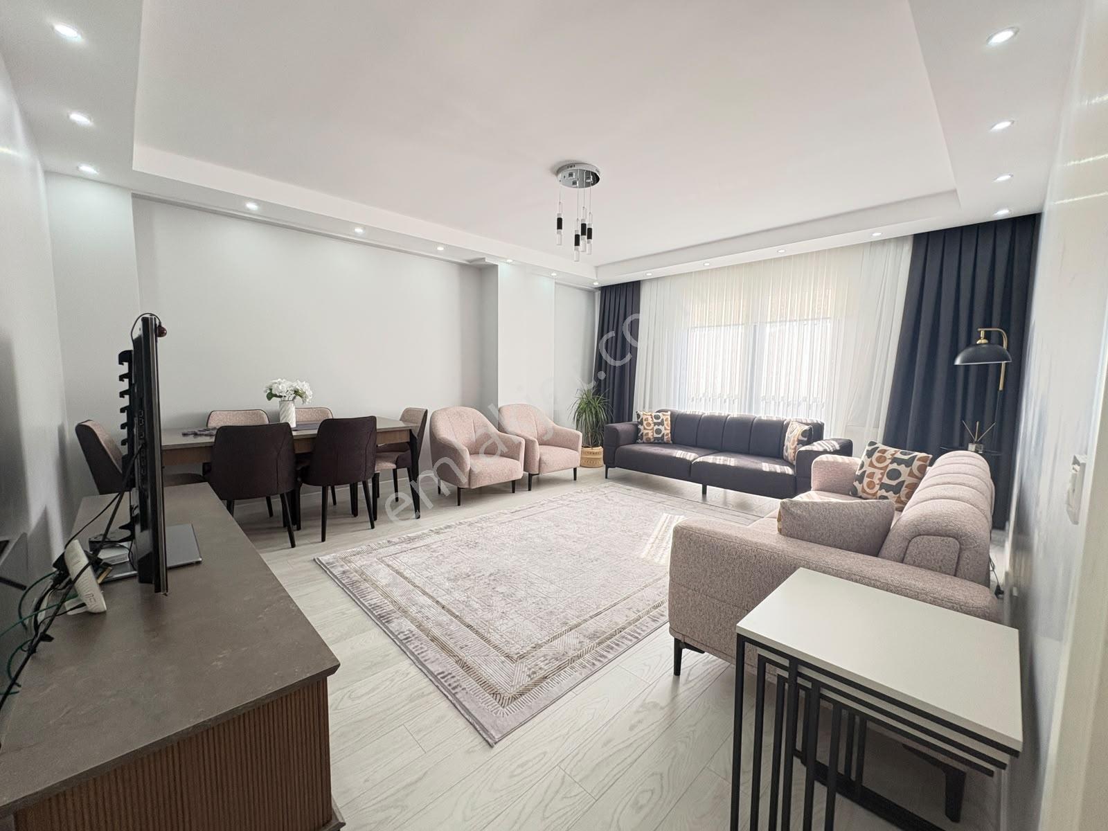 Issıkgöl Cad.'De Lüx 125M² Masrafsız, Geniş Ve Ferah 3+1 Daire