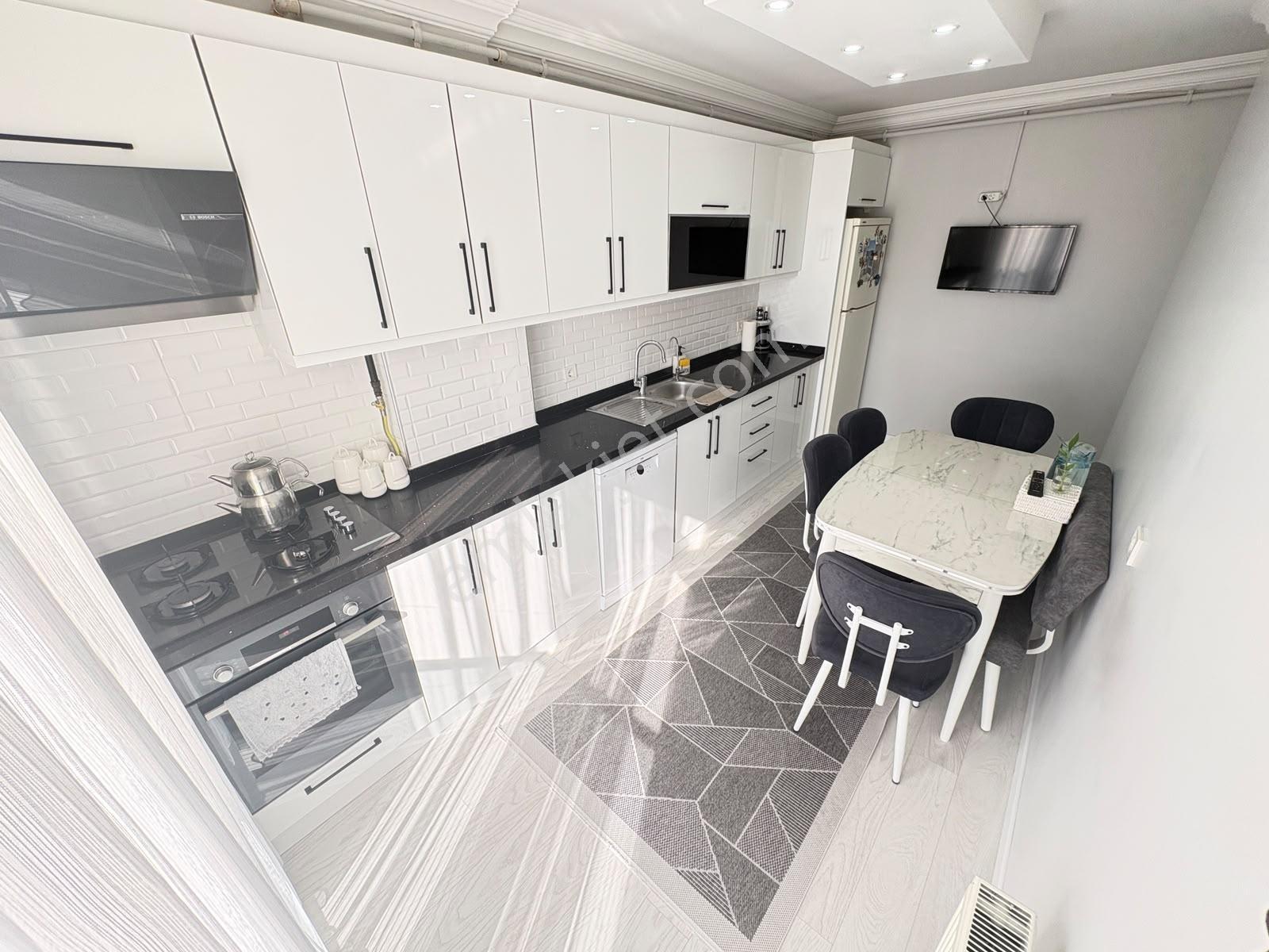 Issıkgöl Cad.'de Lüx 125m² Masrafsız, Geniş Ve Ferah 3+1 Daire — fotoğraf 6
