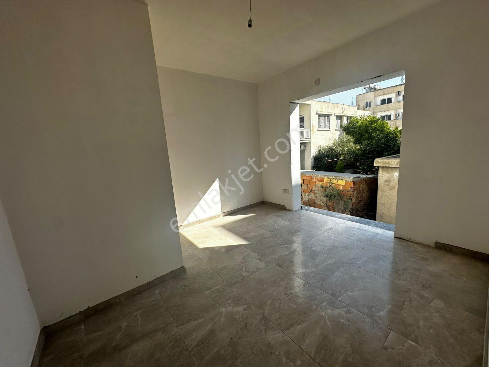 Gönyelide Satılık 2+1 80 M Kare Daireler Özel Fiyatlar — fotoğraf 2
