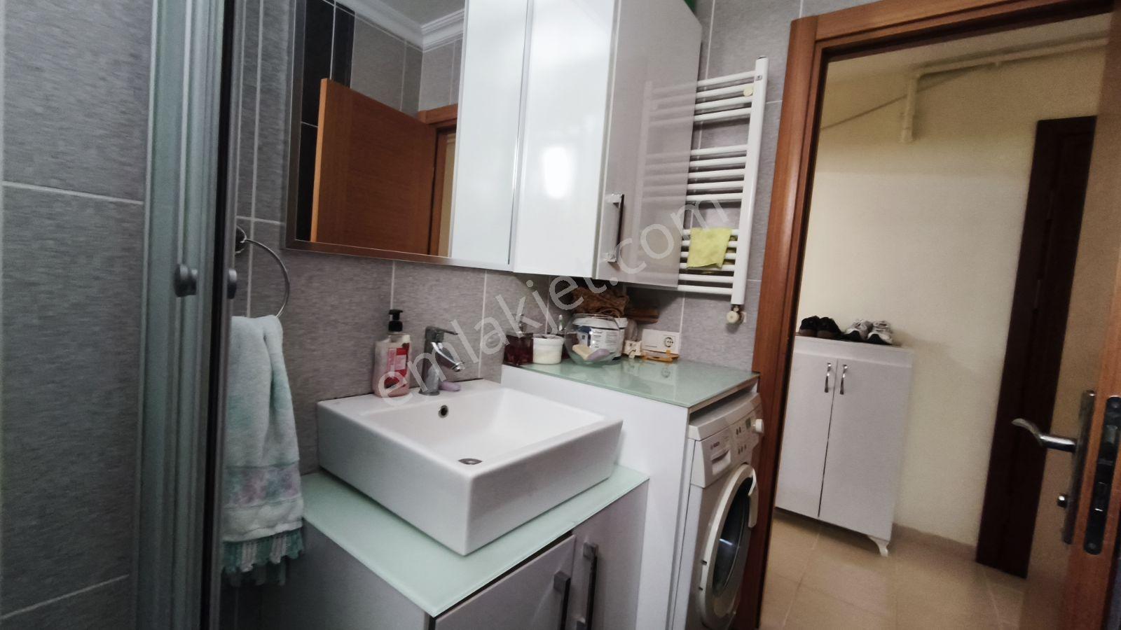 Eles Gayrimenkulden 2+1 3.kat Acıbadem Bademtat Yanı Metroya 2dk — fotoğraf 16