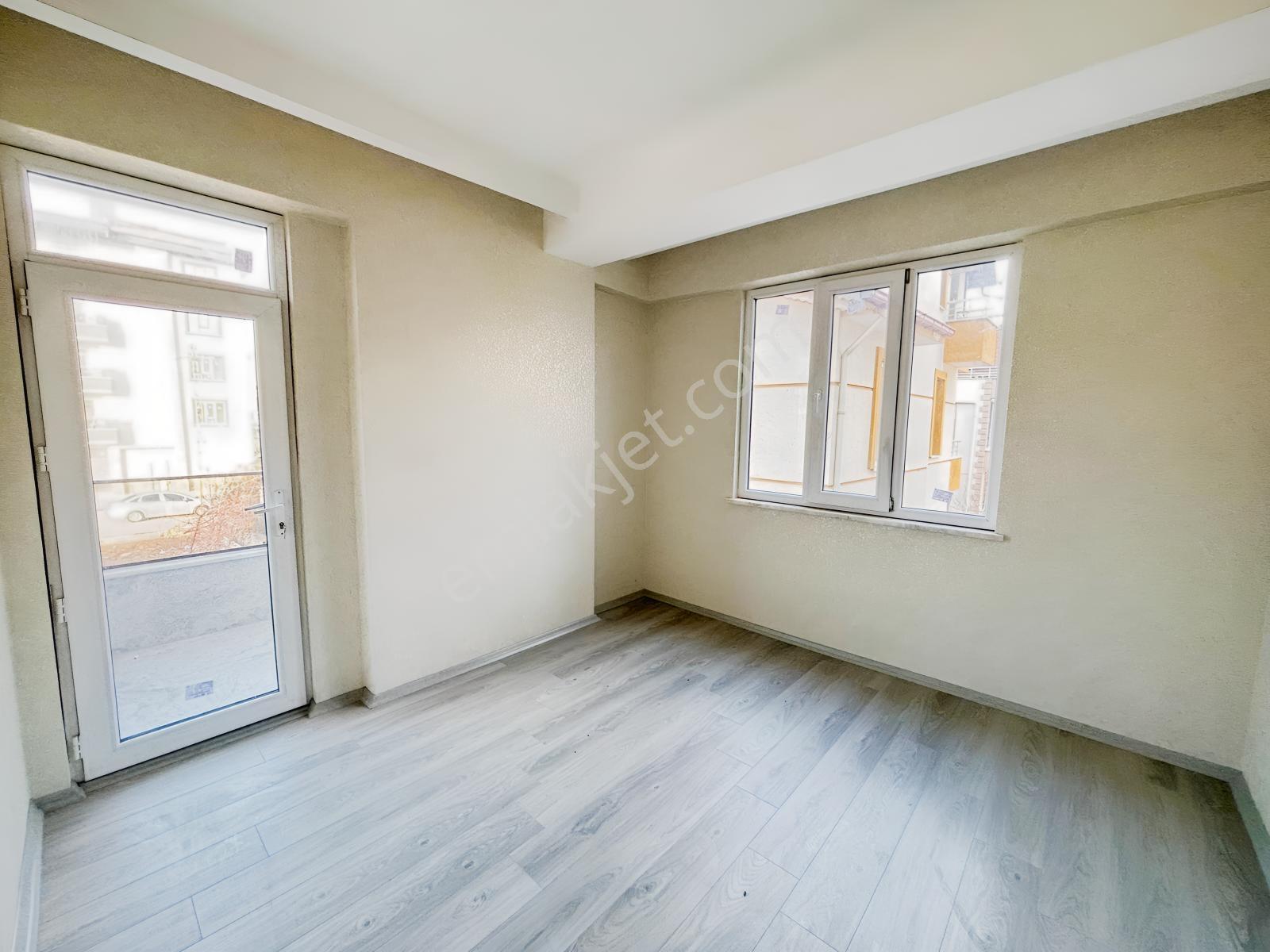 Uluğbey Mah. Cadde Üzeri, Lüks Site İçinde Satılık 3+1 Daireler — fotoğraf 11