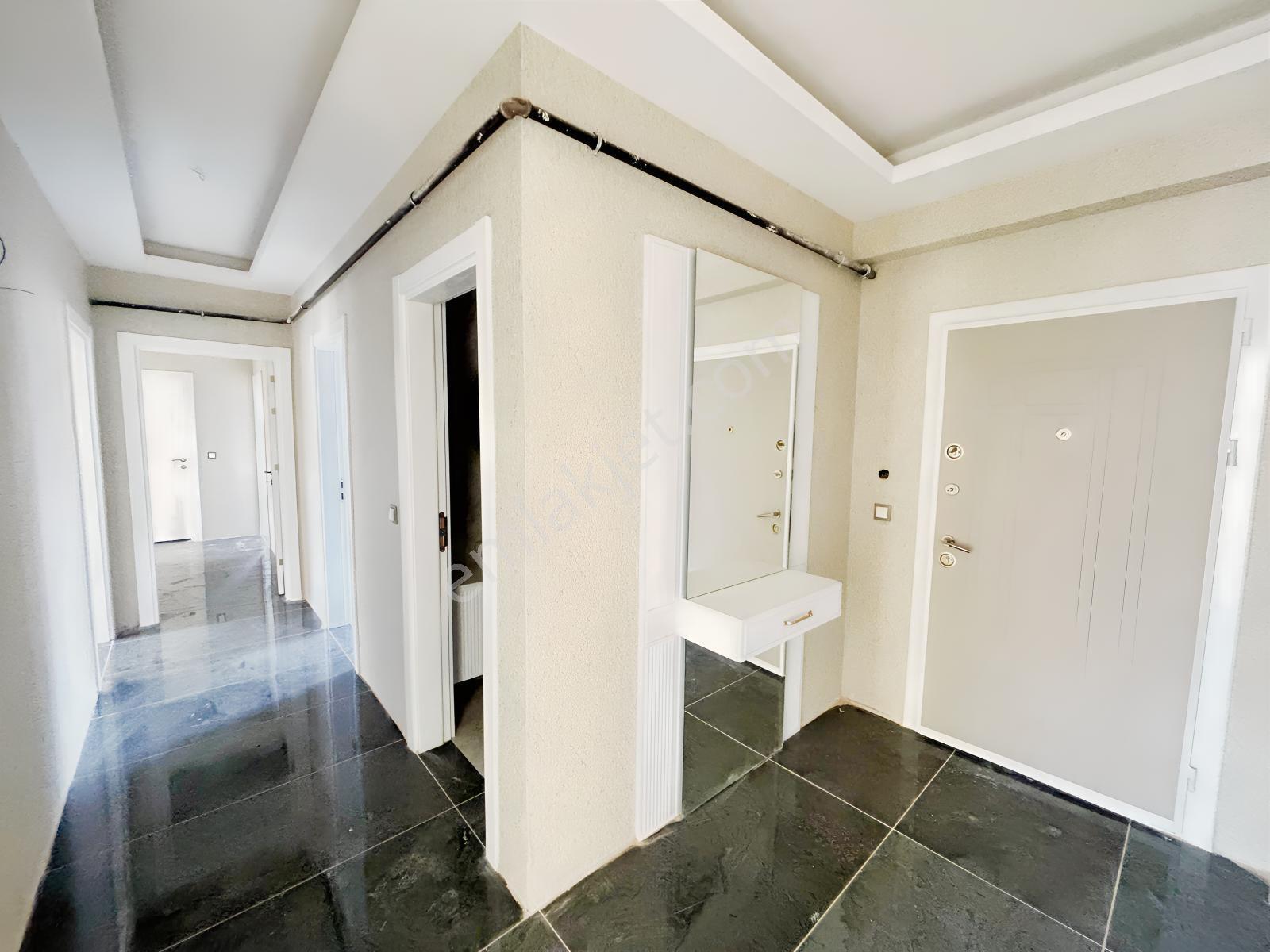 Uluğbey Mah. Cadde Üzeri, Lüks Site İçinde Satılık 3+1 Daireler — fotoğraf 19