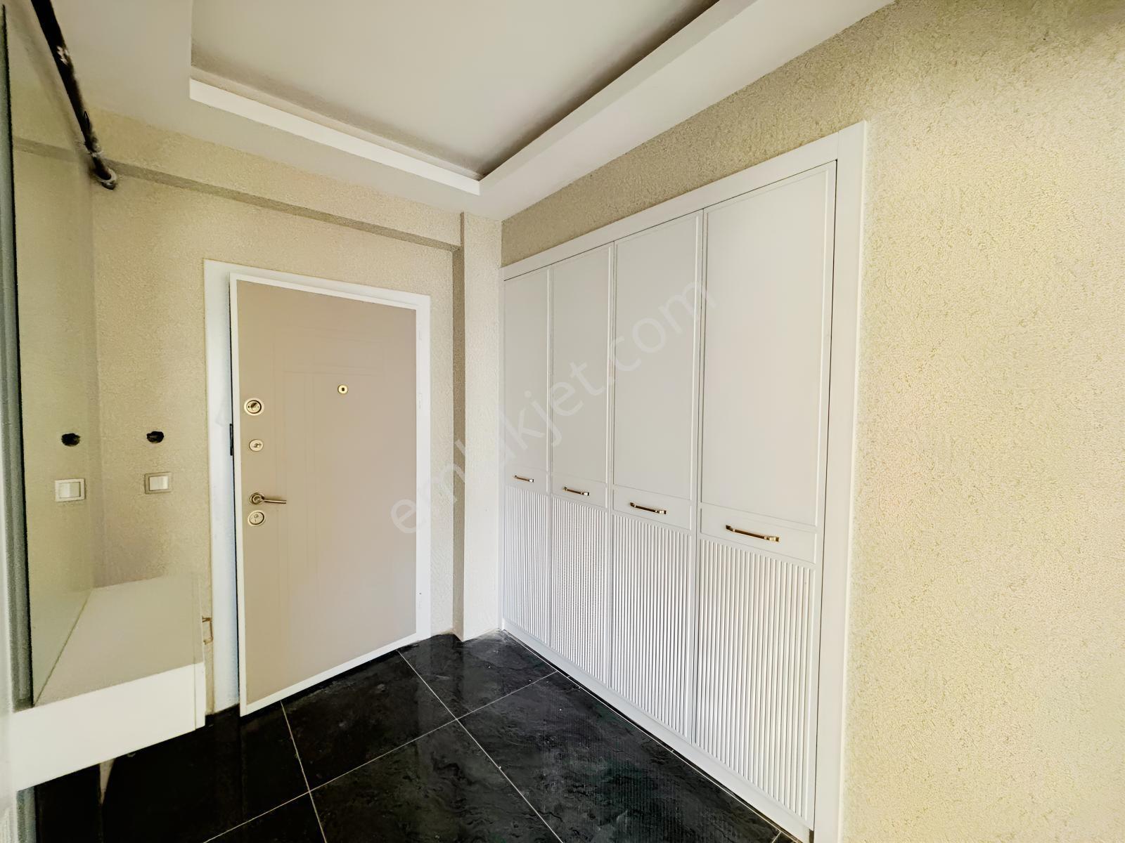 Uluğbey Mah. Cadde Üzeri, Lüks Site İçinde Satılık 3+1 Daireler — fotoğraf 21