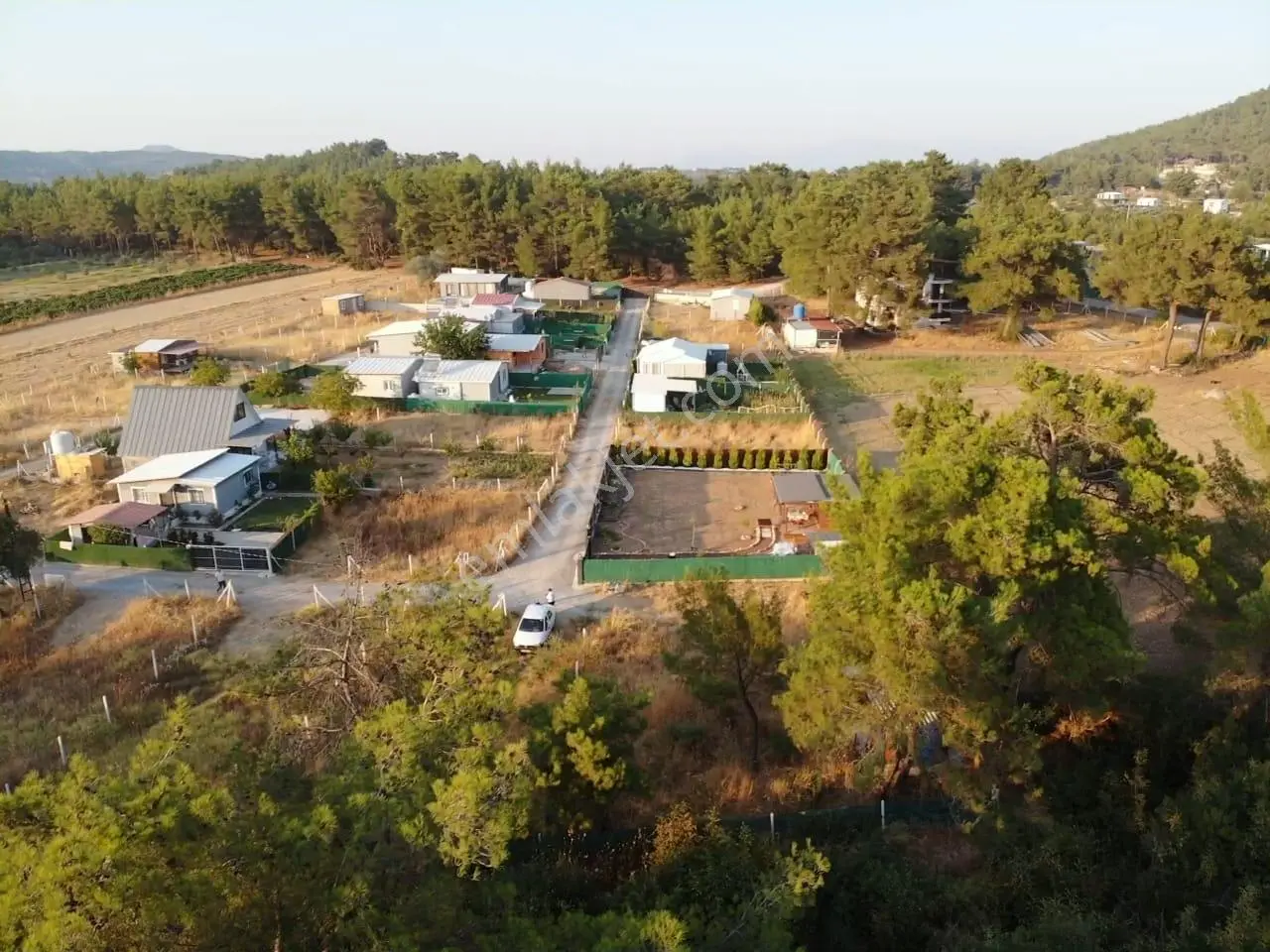 Menderes Yeniköy Yolu Üzerinde Doğa İçinde Harika Bahçe — fotoğraf 3