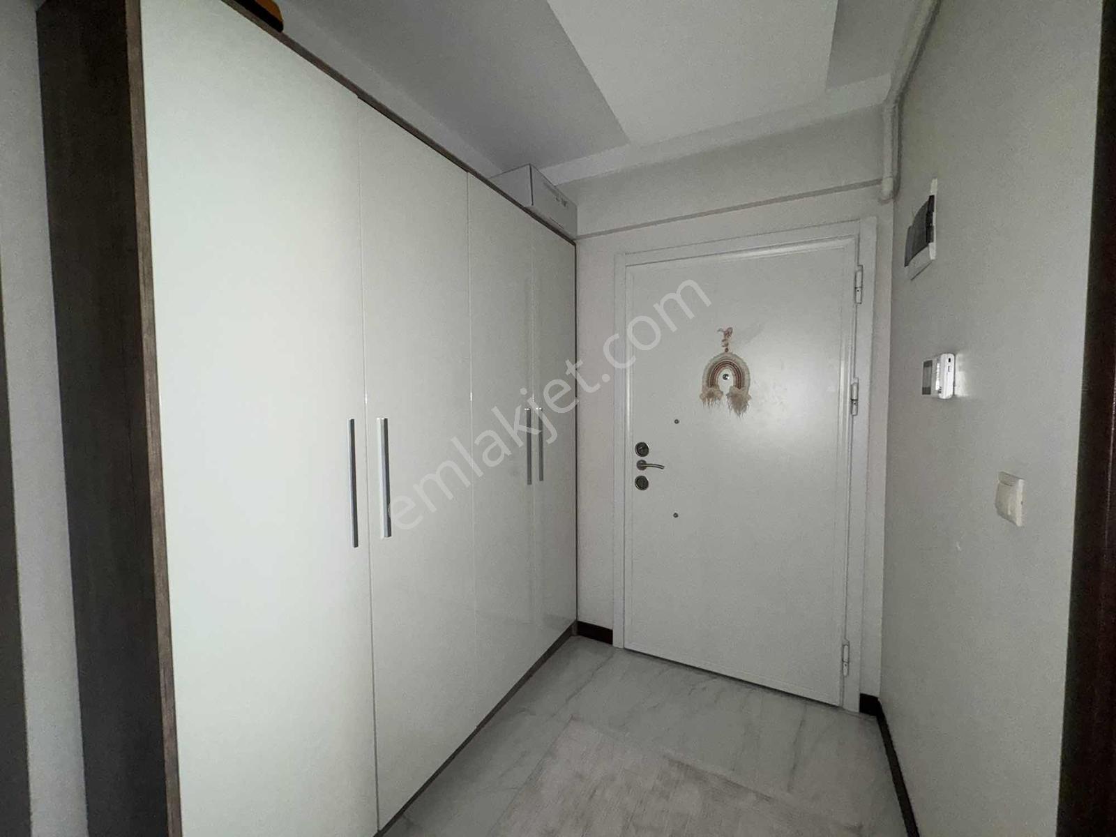 23 Nisan'da Site İçerisinde Kullanışlı Şık 3+1 Daire — fotoğraf 2