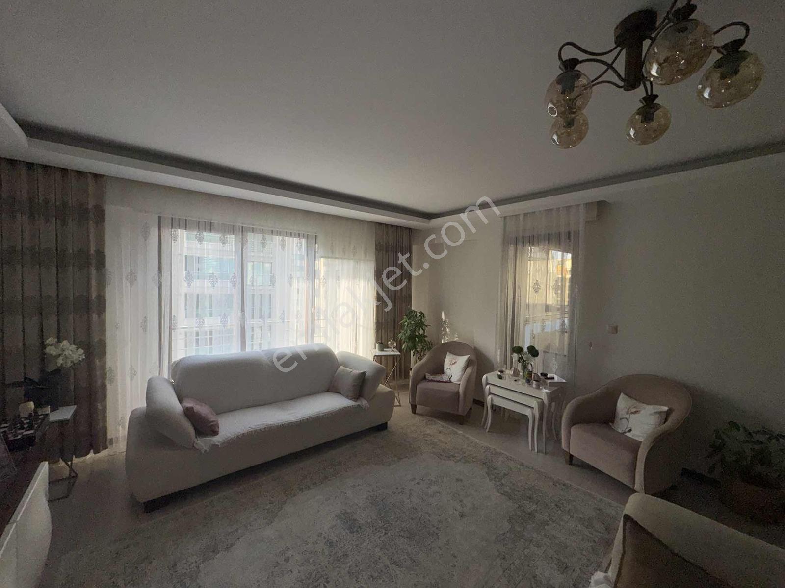 23 Nisan'da Site İçerisinde Kullanışlı Şık 3+1 Daire — fotoğraf 11