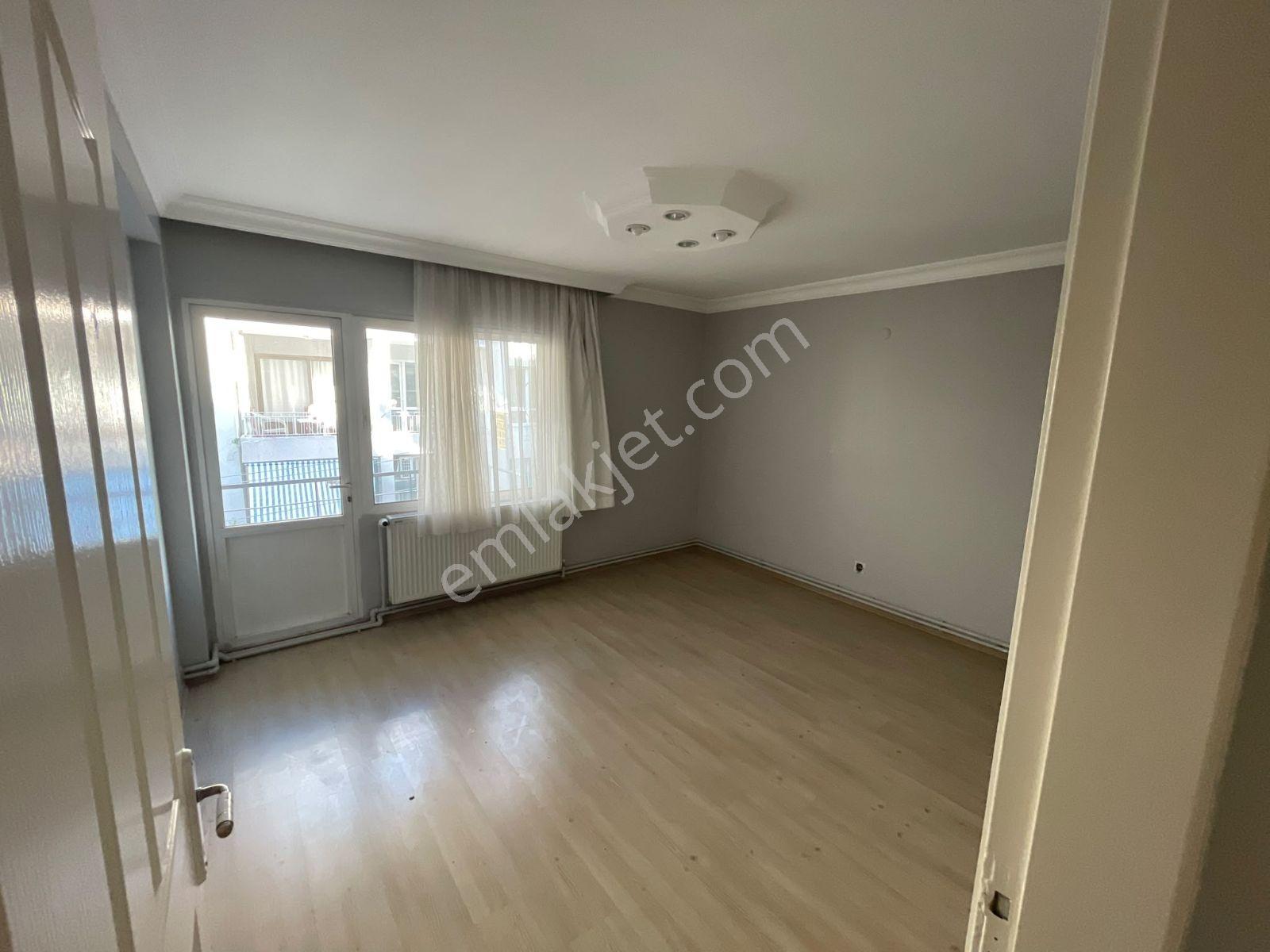 Konak İnönü Mahallesi'nde Merkezi Konumda Satılık 2+1 — fotoğraf 12