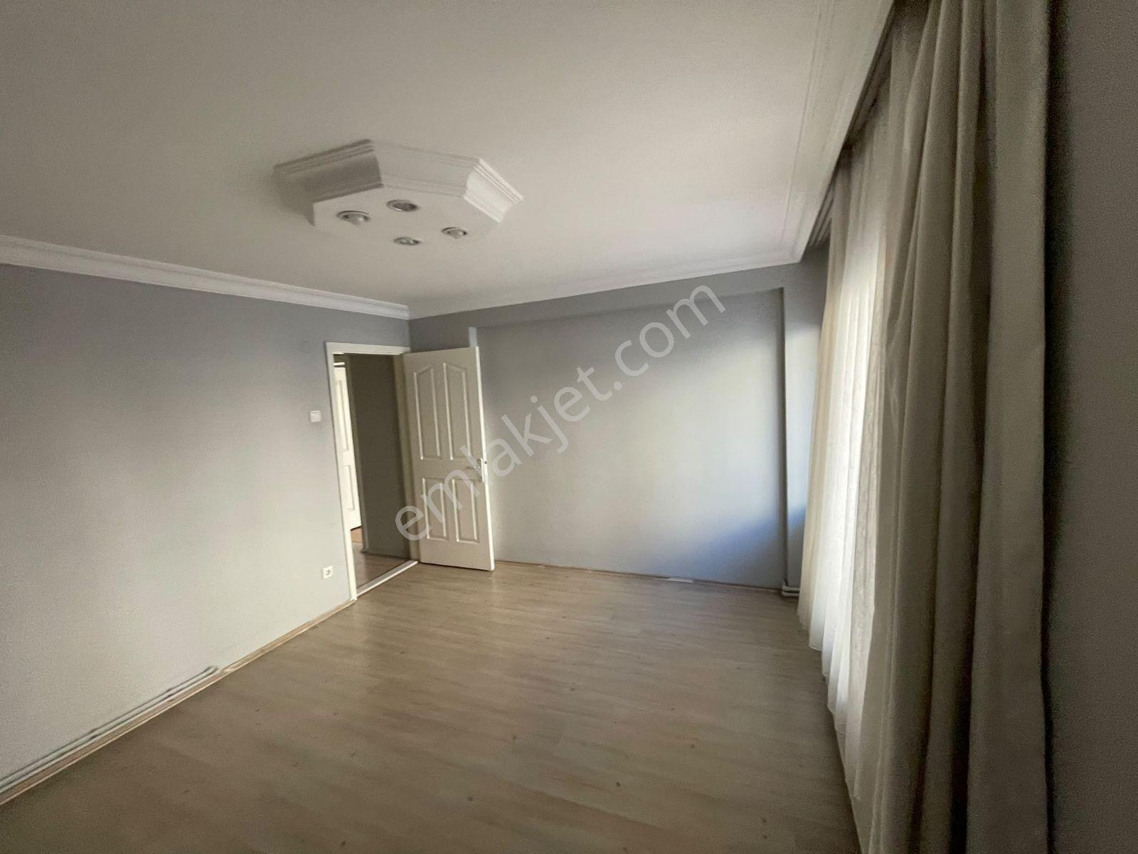 Konak İnönü Mahallesi'nde Merkezi Konumda Satılık 2+1 — fotoğraf 15