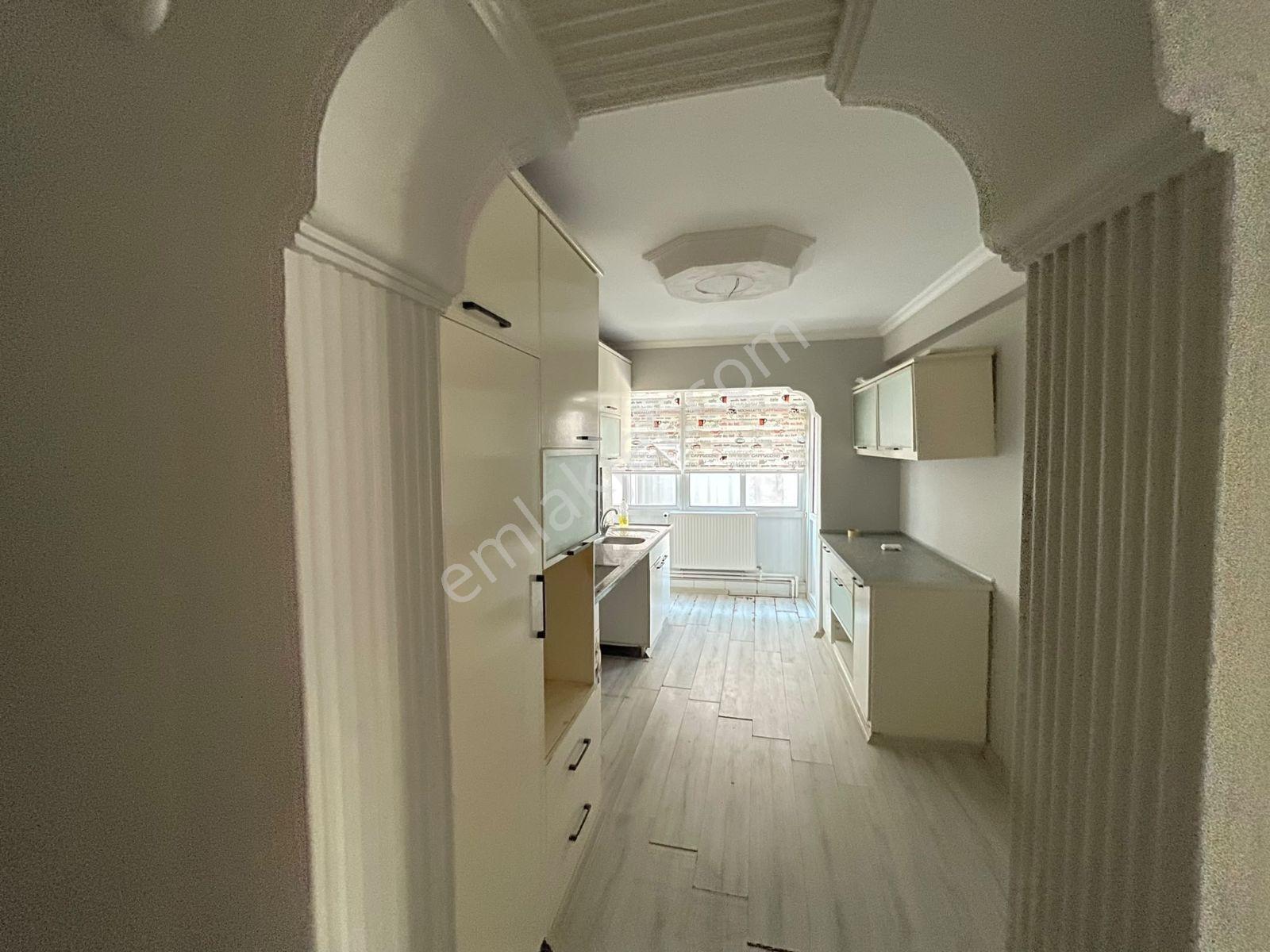 Konak İnönü Mahallesi'nde Merkezi Konumda Satılık 2+1 — fotoğraf 19