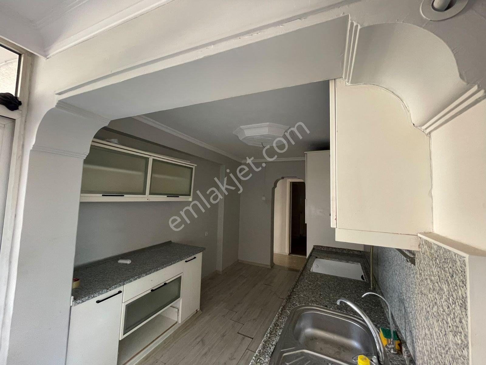 Konak İnönü Mahallesi'nde Merkezi Konumda Satılık 2+1 — fotoğraf 23